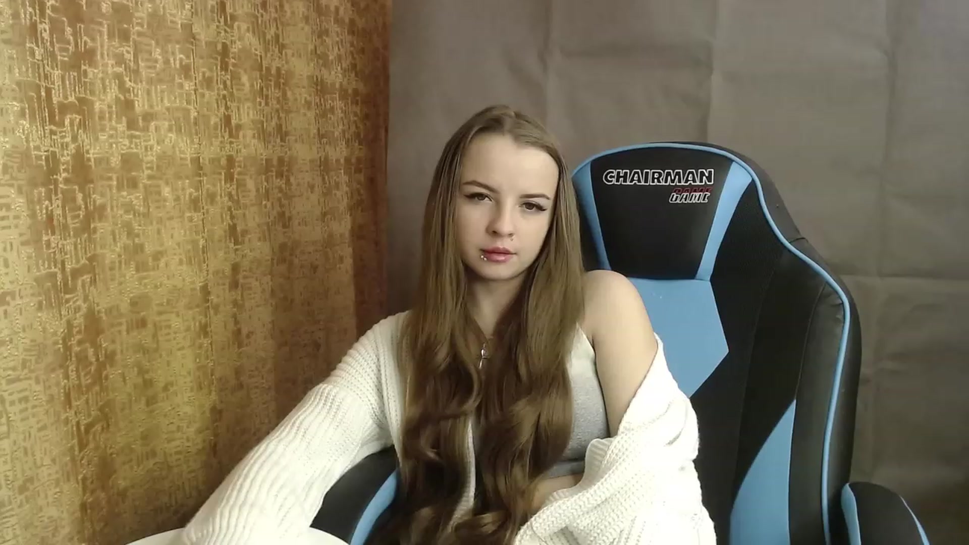 Gallery image thumbnail from Lio_noy's myfreecams stream on, 12/19/2022, 22:06 image 5 of 20