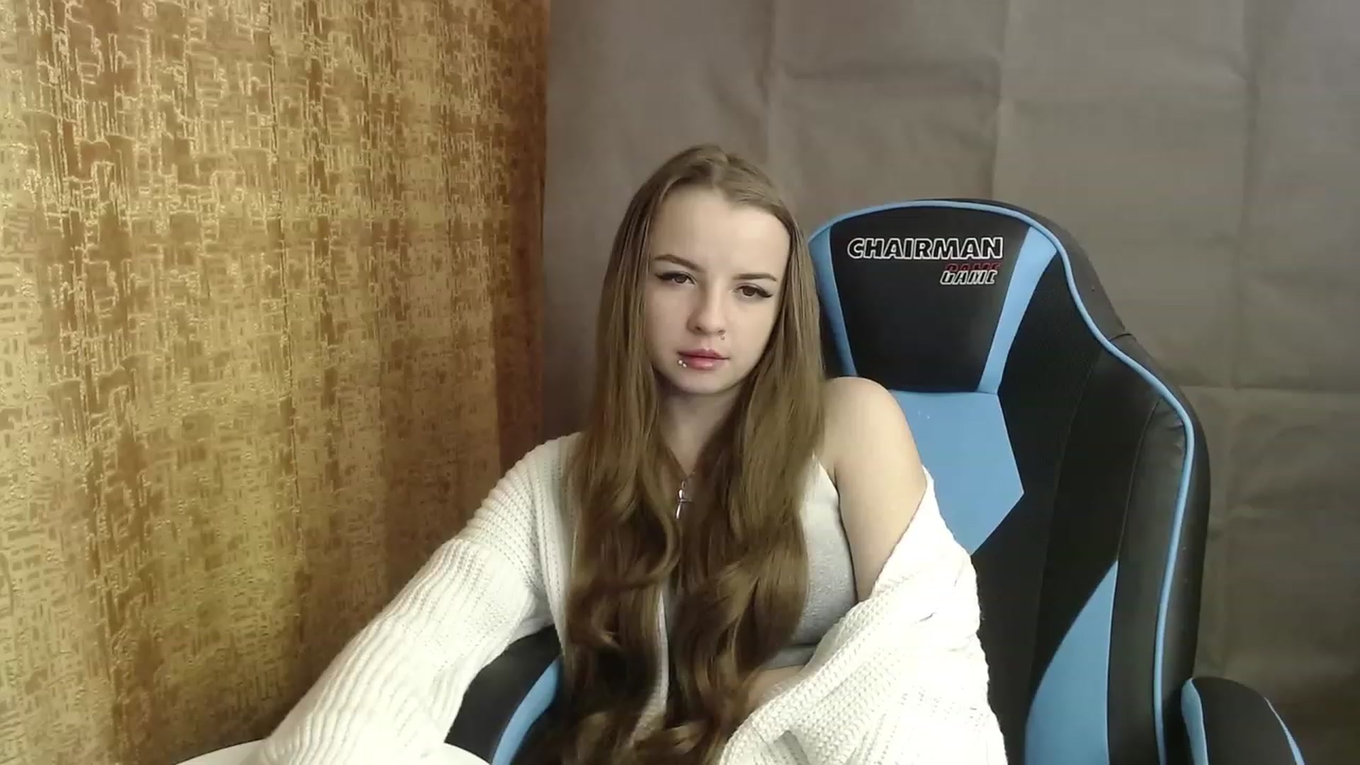 Gallery image thumbnail from Lio_noy's myfreecams stream on, 12/19/2022, 22:06 image 4 of 20