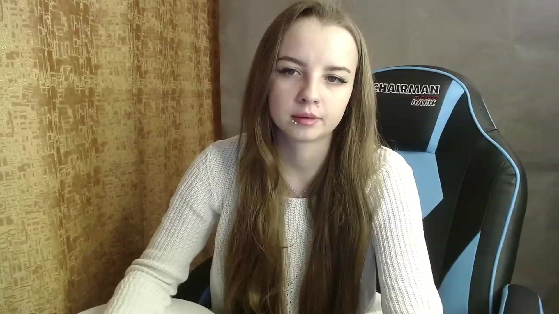 Gallery image thumbnail from Lio_noy's myfreecams stream on, 12/20/2022, 22:40 image 9 of 20