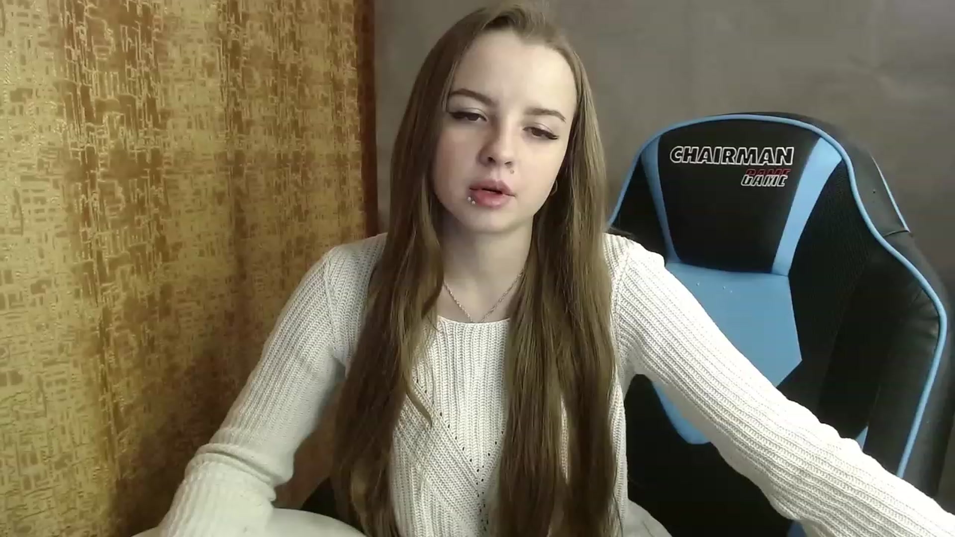 Gallery image thumbnail from Lio_noy's myfreecams stream on, 12/20/2022, 22:40 image 10 of 20