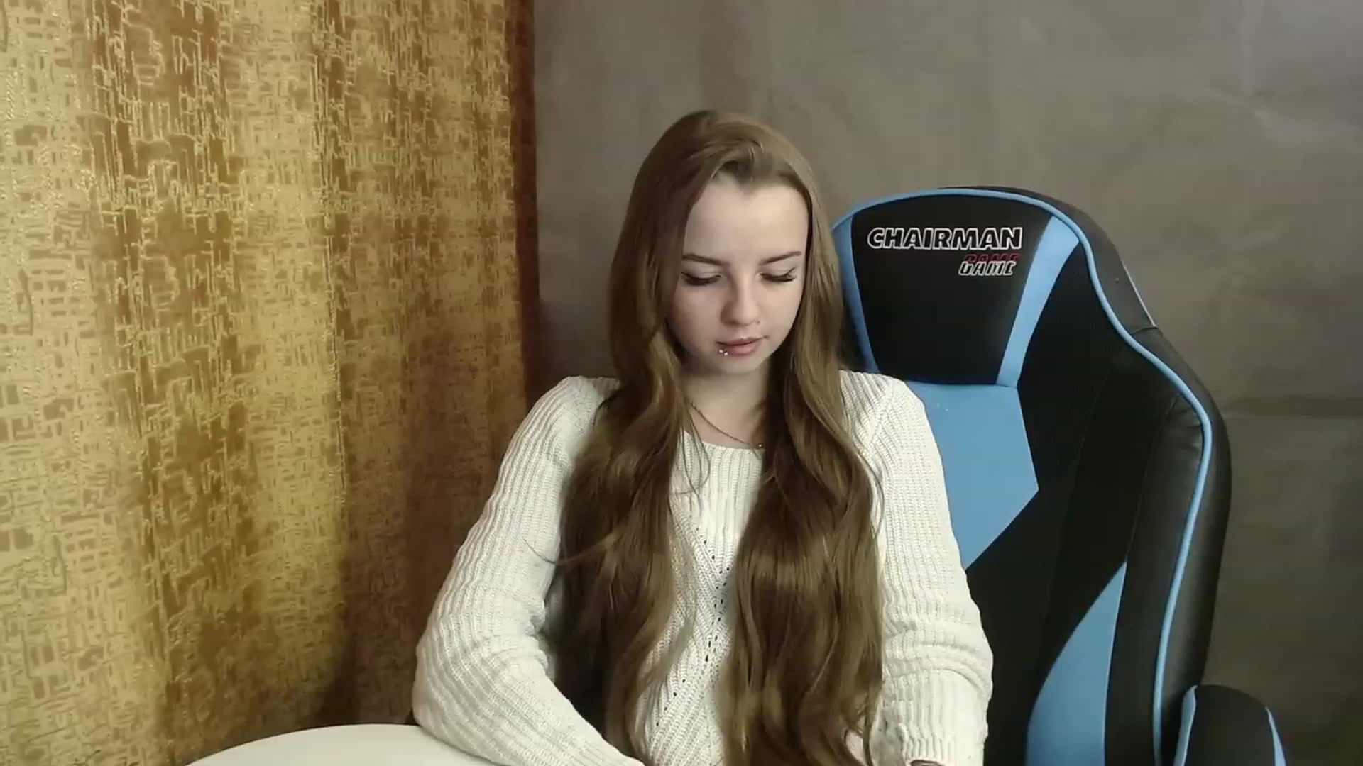 Gallery image thumbnail from Lio_noy's myfreecams stream on, 12/20/2022, 22:40 image 5 of 20