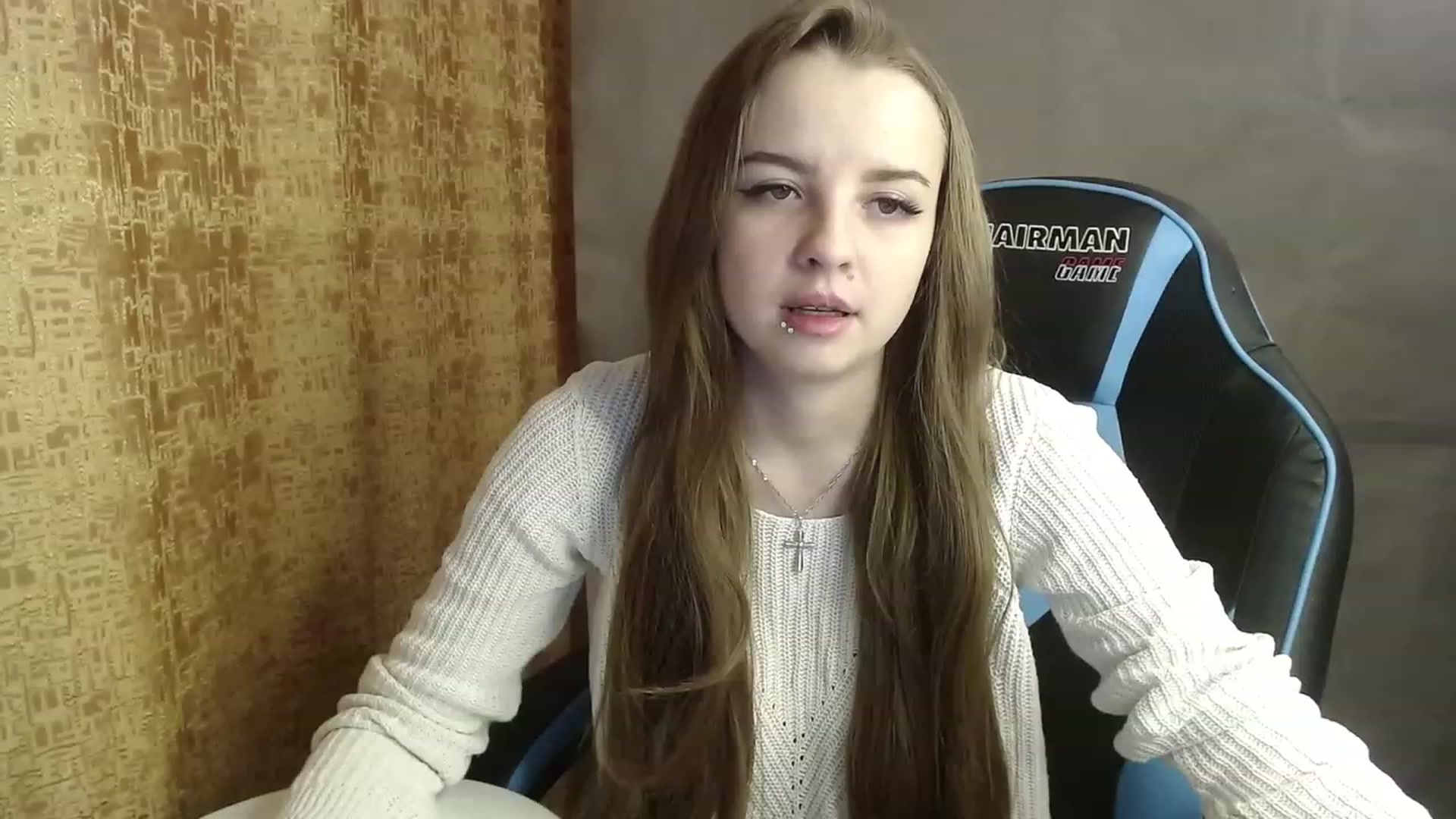 Gallery image thumbnail from Lio_noy's myfreecams stream on, 12/20/2022, 22:40 image 3 of 20