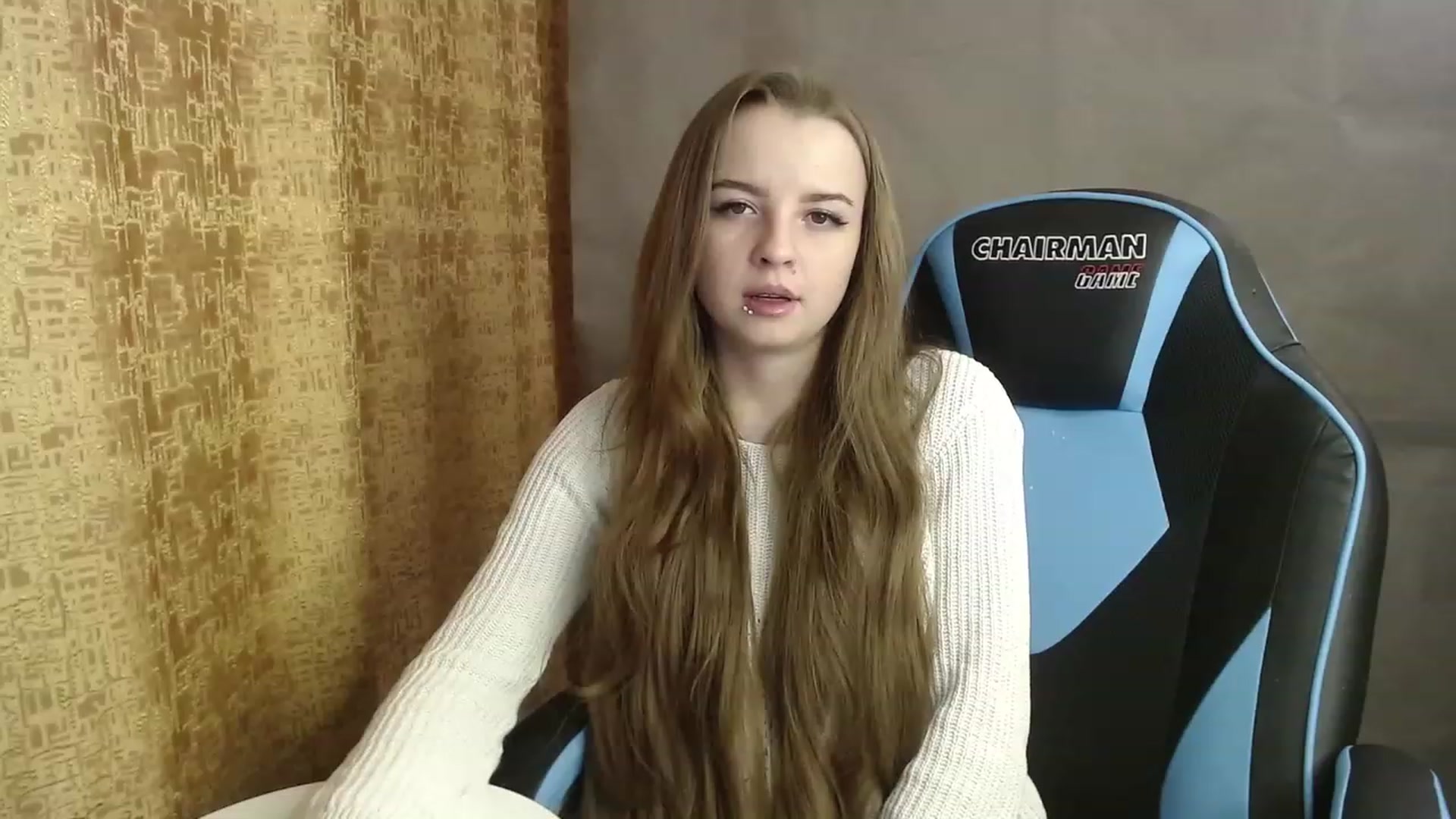 Gallery image thumbnail from Lio_noy's myfreecams stream on, 12/20/2022, 22:40 image 14 of 20