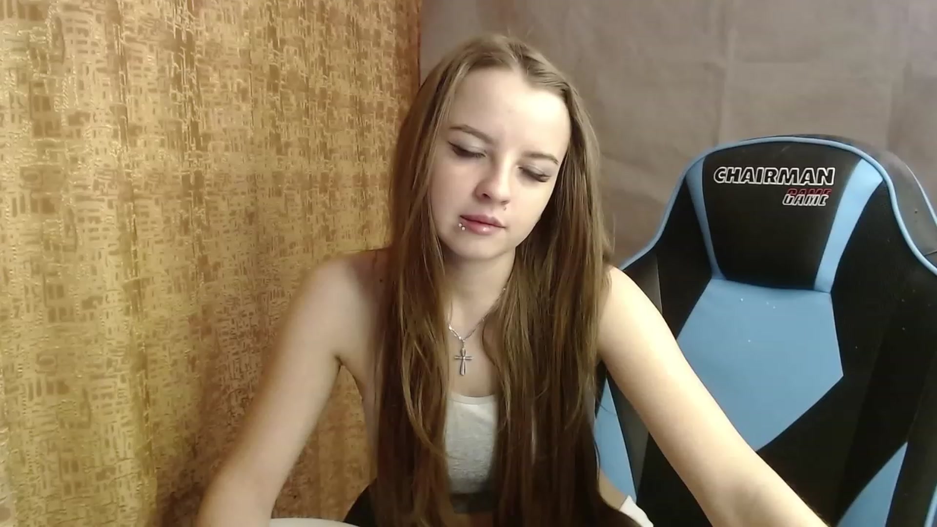 Gallery image thumbnail from Lio_noy's myfreecams stream on, 12/27/2022, 24:21 image 16 of 20