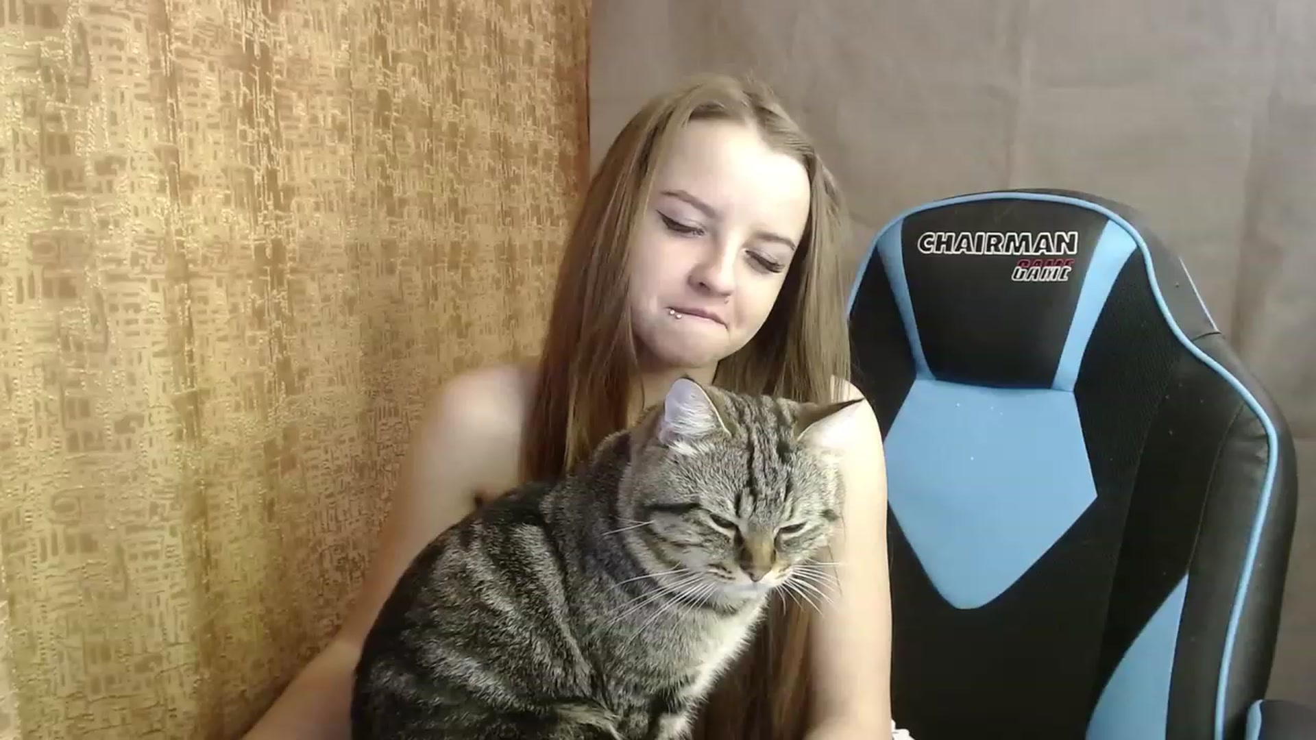 Gallery image thumbnail from Lio_noy's myfreecams stream on, 12/27/2022, 24:21 image 10 of 20
