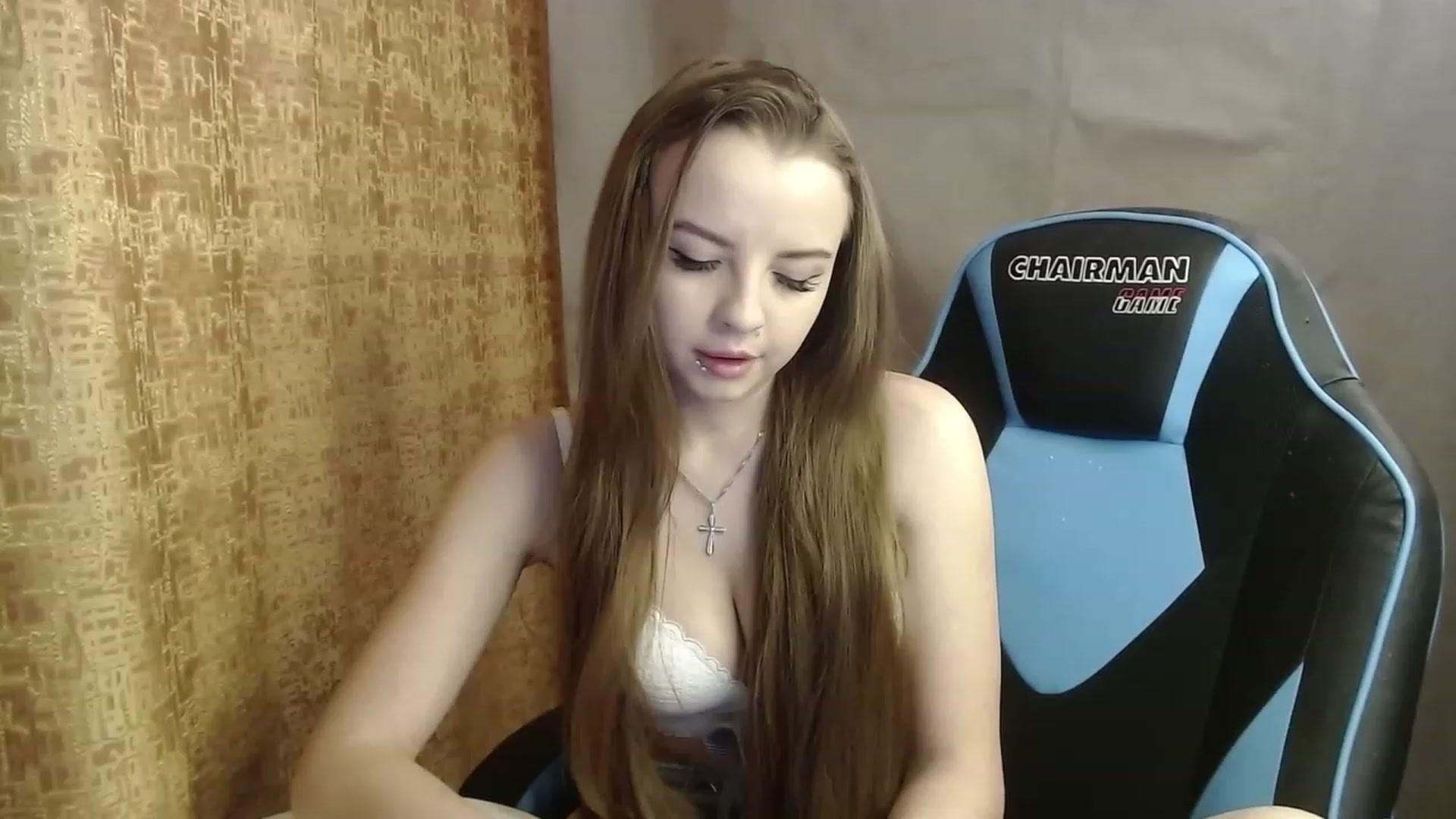 Gallery image thumbnail from Lio_noy's myfreecams stream on, 12/27/2022, 22:29 image 4 of 20