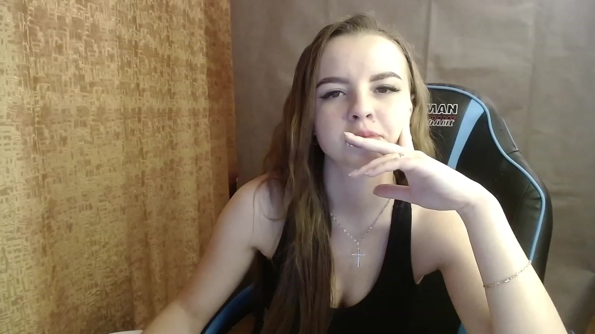 Gallery image thumbnail from Lio_noy's myfreecams stream on, 12/28/2022, 22:27 image 5 of 20