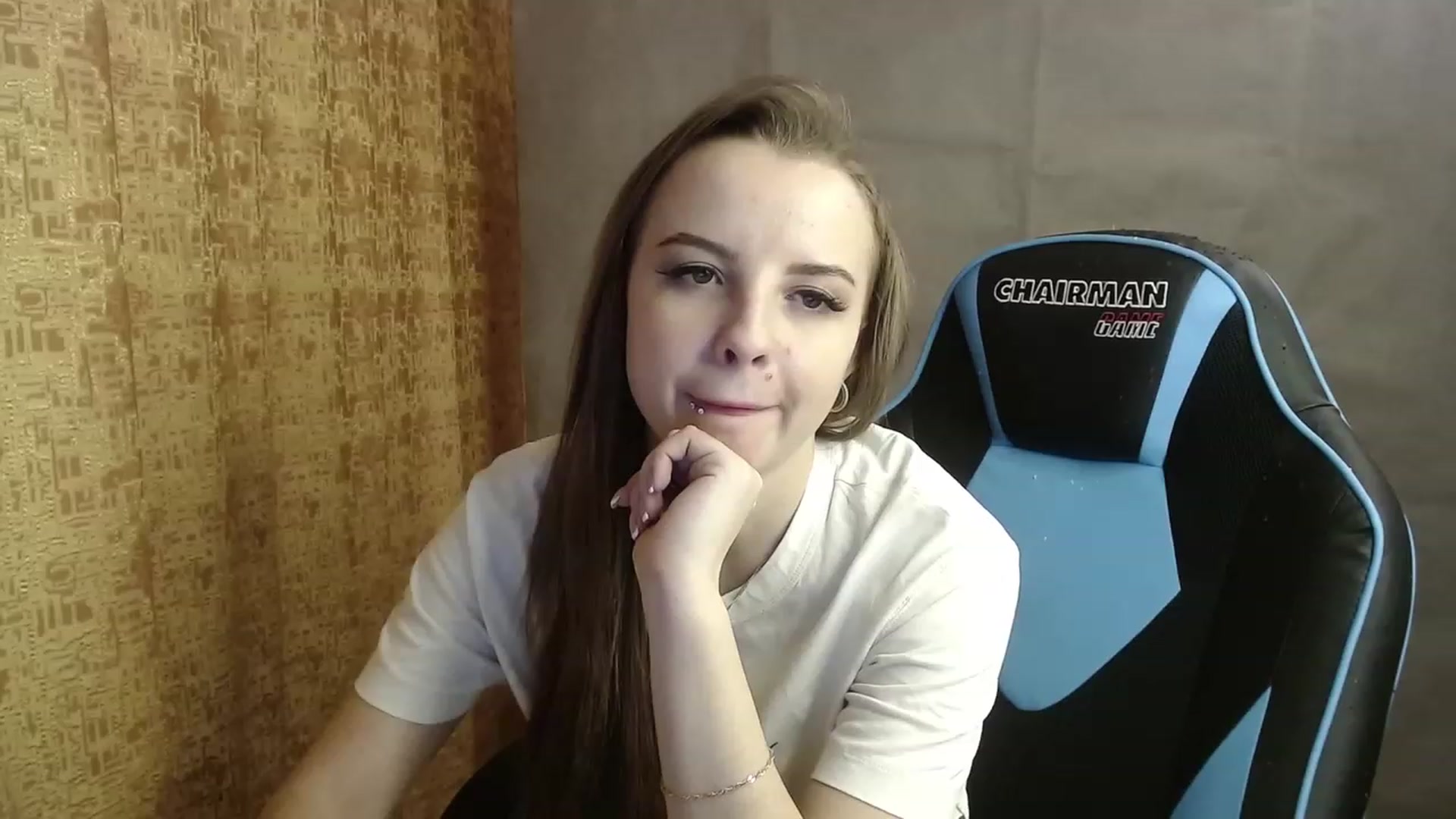 Gallery image thumbnail from Lio_noy's myfreecams stream on, 01/04/2023, 01:22 image 2 of 20