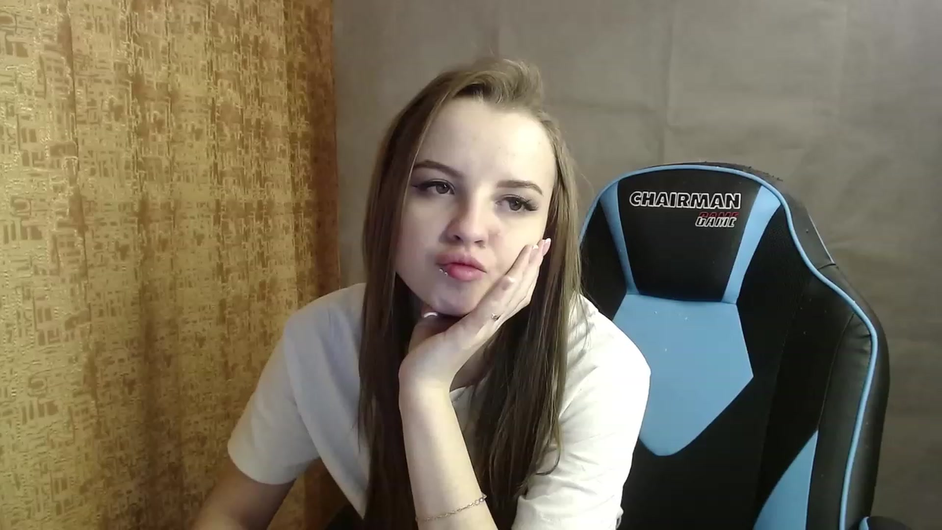 Gallery image thumbnail from Lio_noy's myfreecams stream on, 01/04/2023, 01:22 image 14 of 20