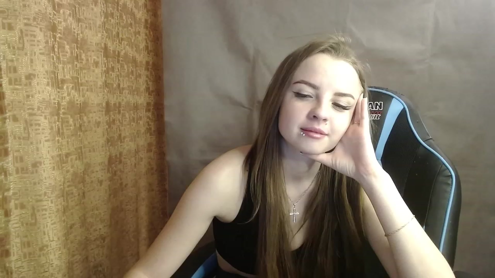 Gallery image thumbnail from Lio_noy's myfreecams stream on, 01/05/2023, 24:14 image 17 of 20
