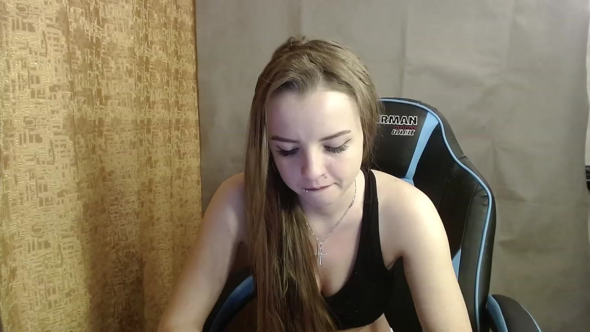 Gallery image thumbnail from Lio_noy's myfreecams stream on, 01/06/2023, 24:00 image 18 of 20
