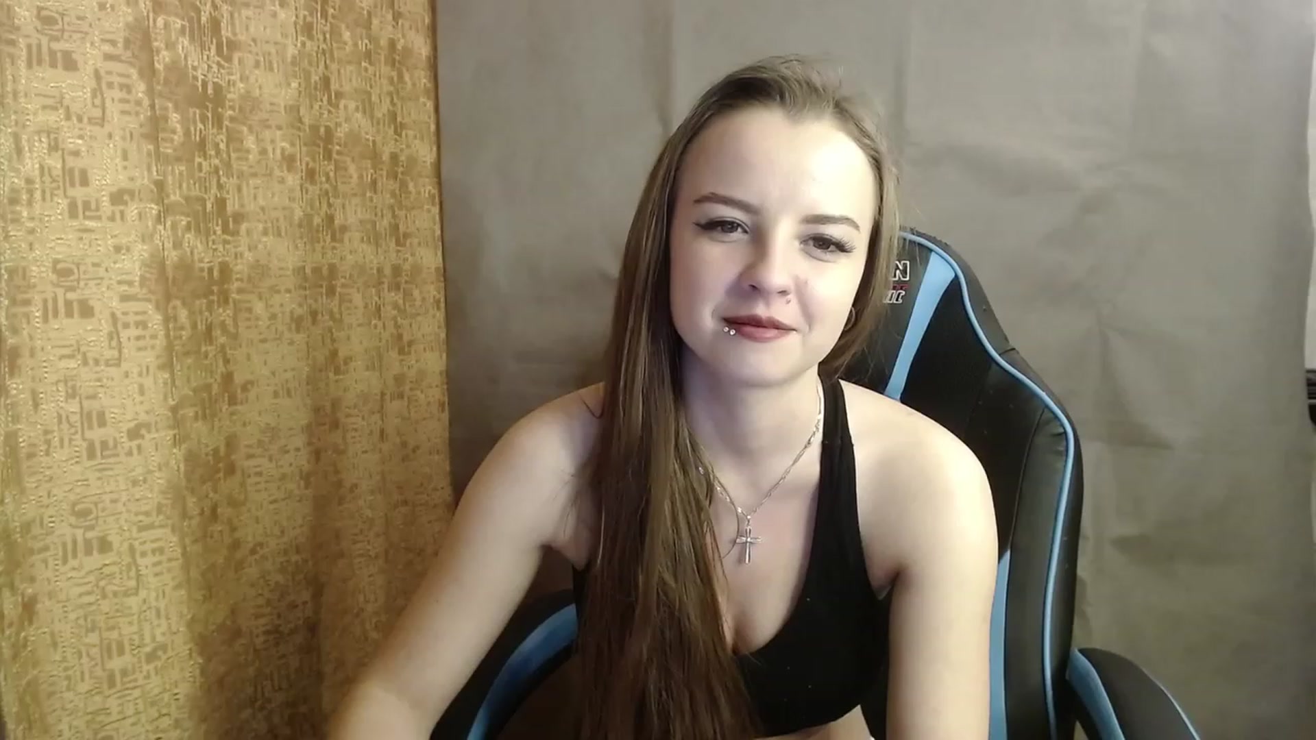 Gallery image thumbnail from Lio_noy's myfreecams stream on, 01/06/2023, 24:00 image 19 of 20