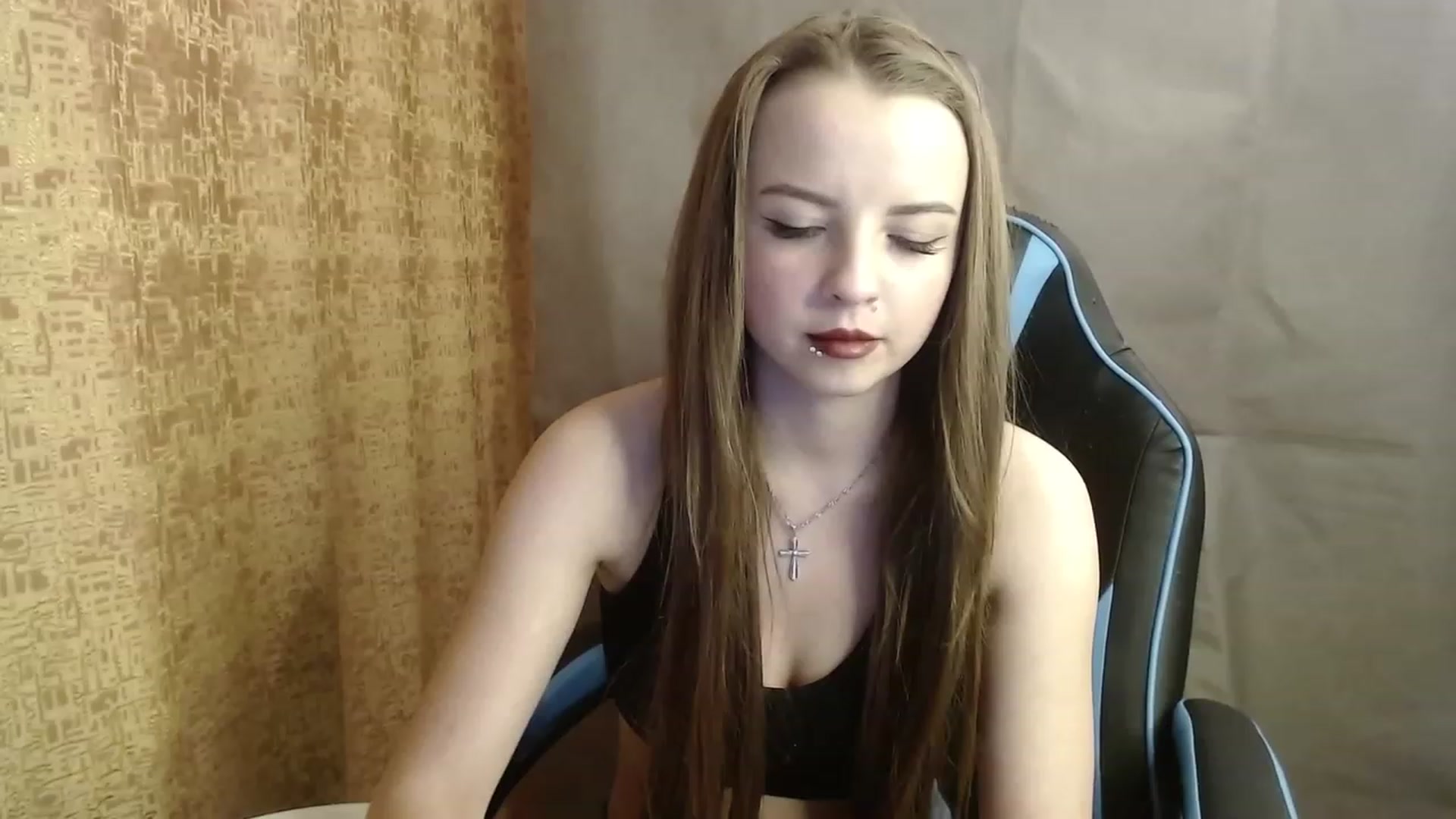 Gallery image thumbnail from Lio_noy's myfreecams stream on, 01/09/2023, 24:00 image 16 of 20