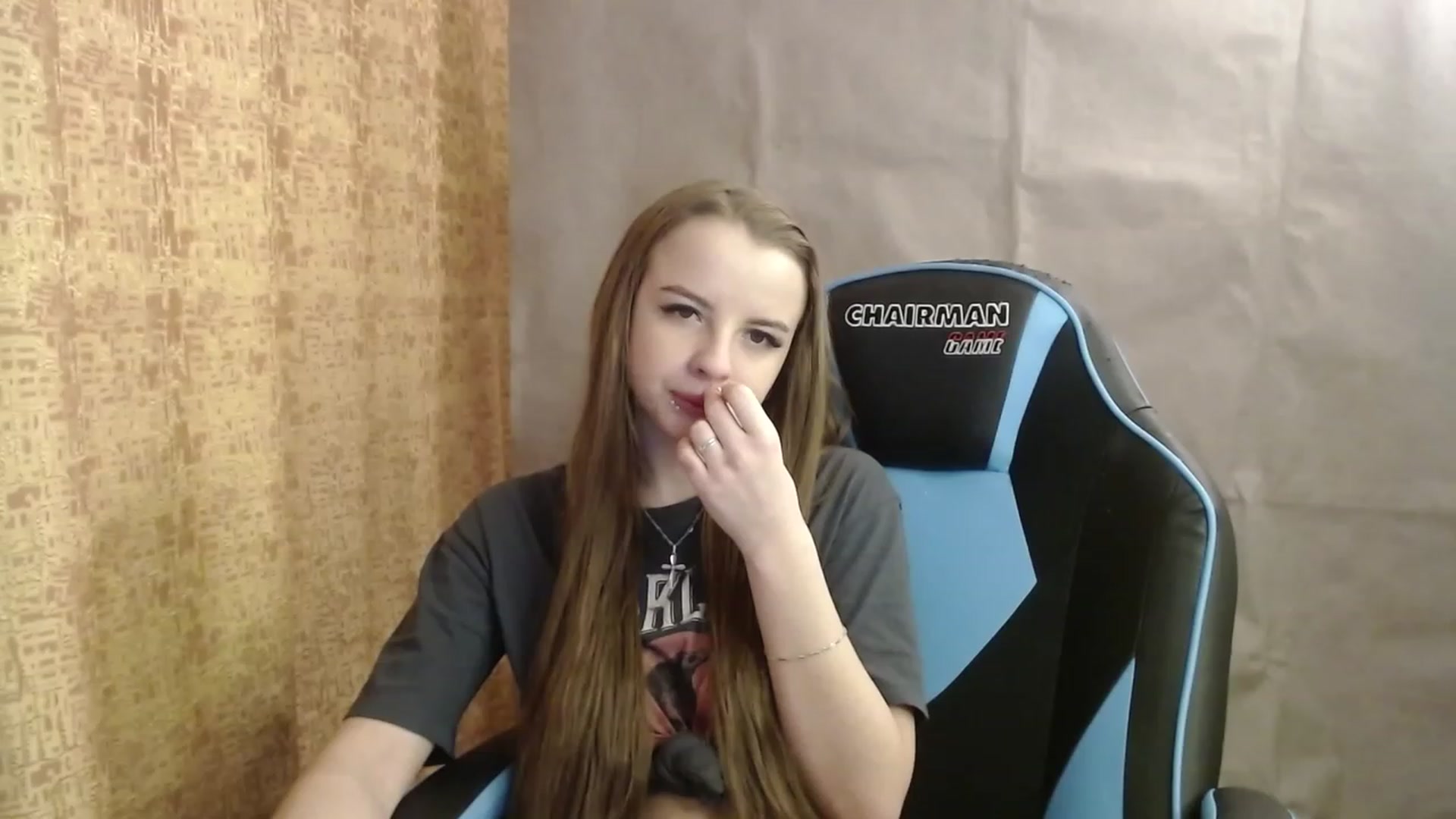 Gallery image thumbnail from Lio_noy's myfreecams stream on, 01/13/2023, 03:11 image 4 of 20