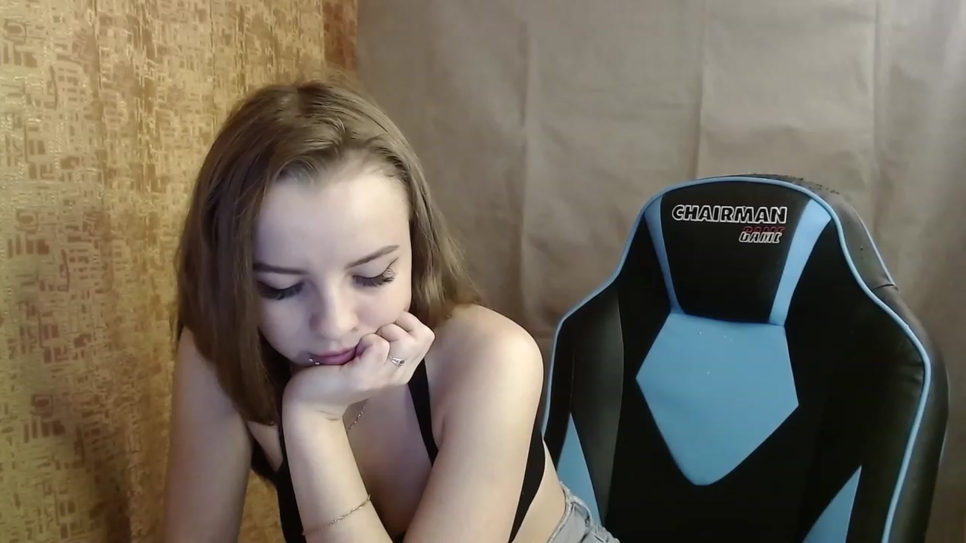 Gallery image thumbnail from Lio_noy's myfreecams stream on, 01/17/2023, 24:01 image 4 of 20