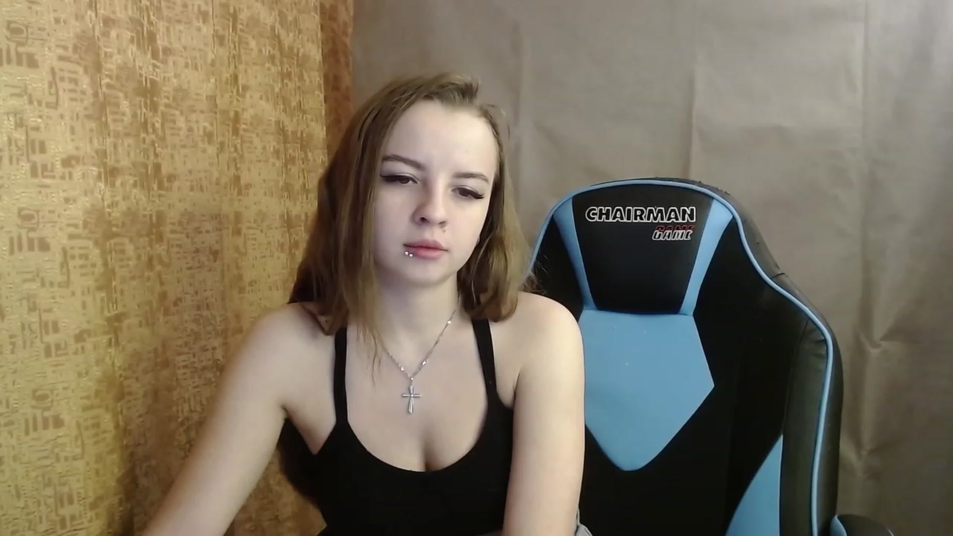 Gallery image thumbnail from Lio_noy's myfreecams stream on, 01/17/2023, 24:01 image 17 of 20