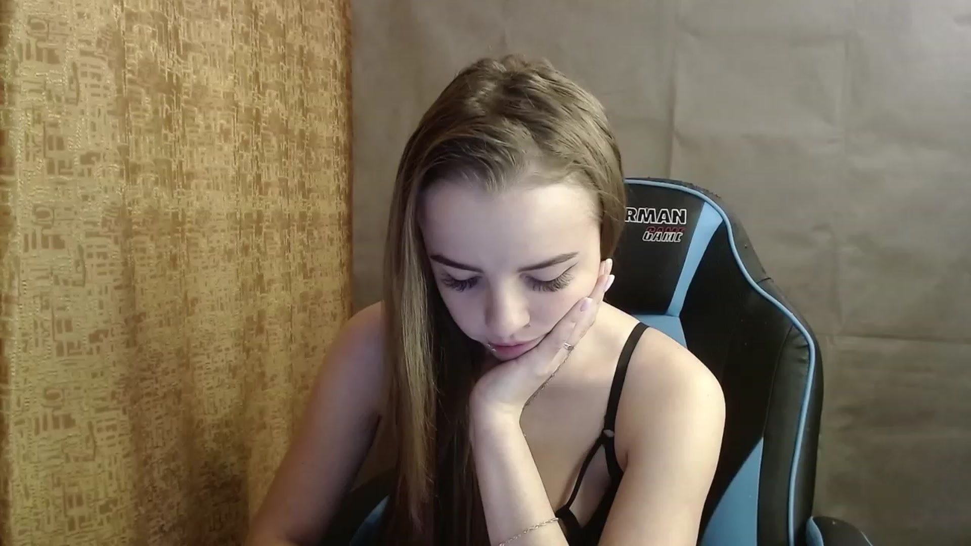 Gallery image thumbnail from Lio_noy's myfreecams stream on, 01/31/2023, 18:55 image 14 of 20