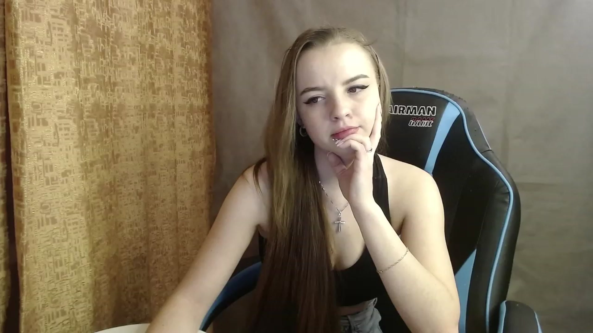 Gallery image thumbnail from Lio_noy's myfreecams stream on, 02/10/2023, 22:15 image 19 of 20