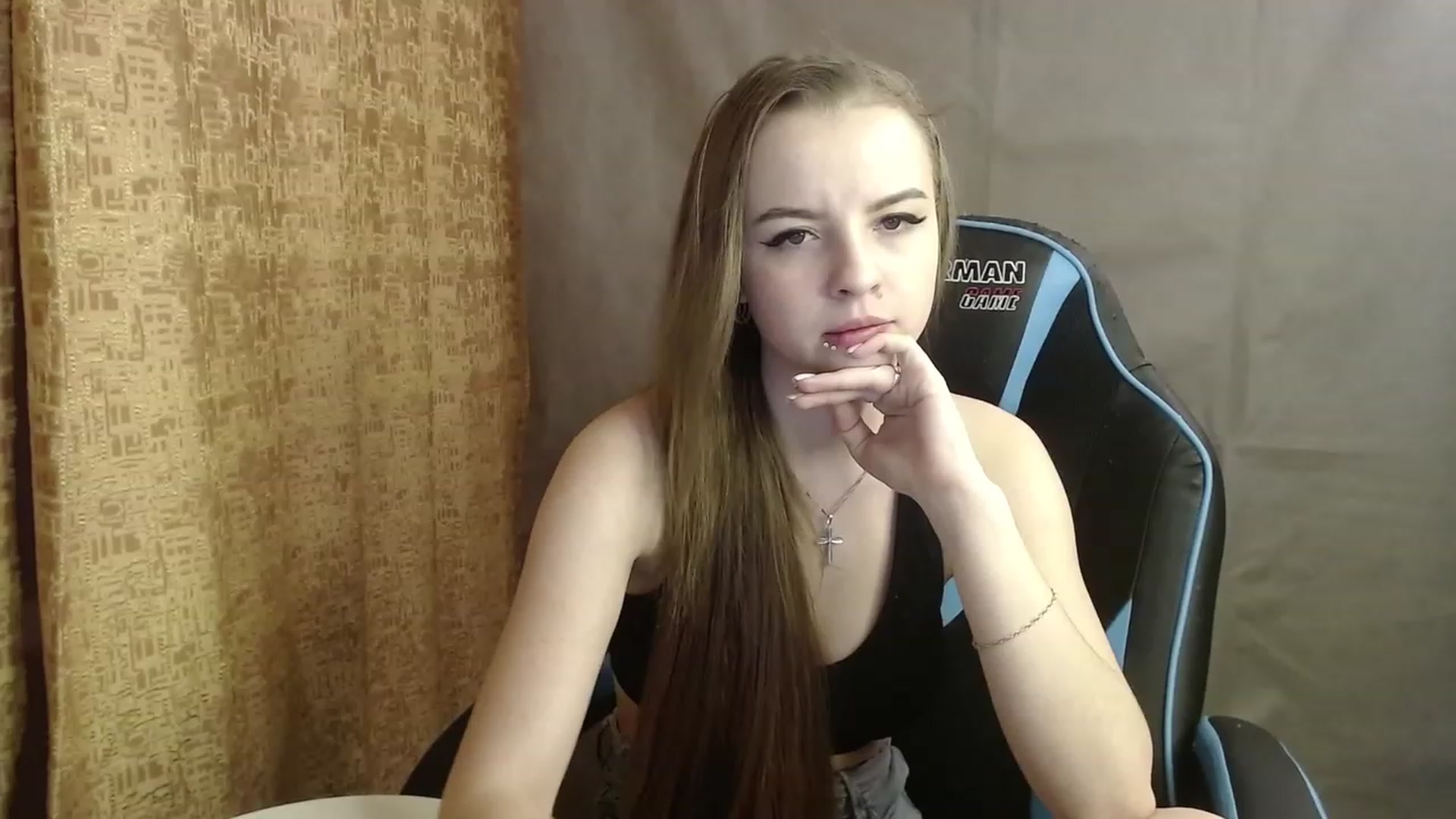 Gallery image thumbnail from Lio_noy's myfreecams stream on, 02/10/2023, 22:15 image 6 of 20