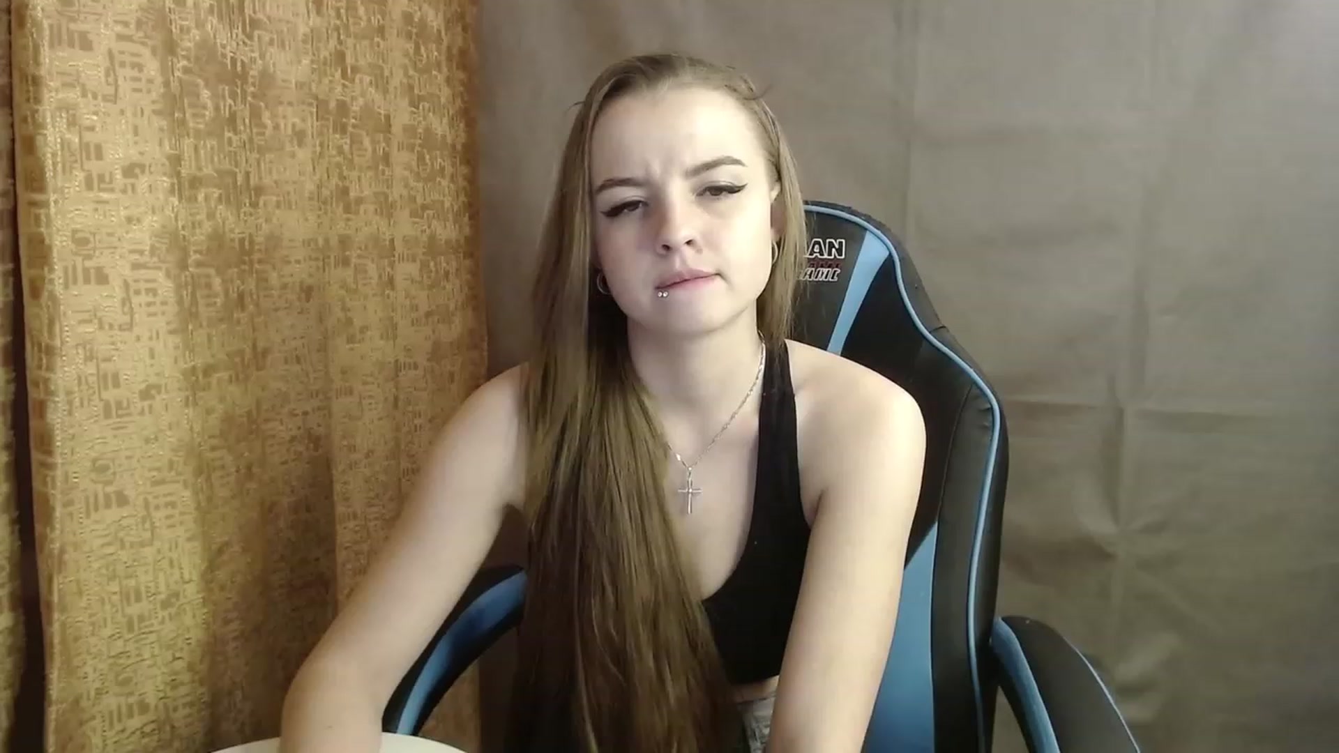 Gallery image thumbnail from Lio_noy's myfreecams stream on, 02/10/2023, 23:05 image 13 of 20
