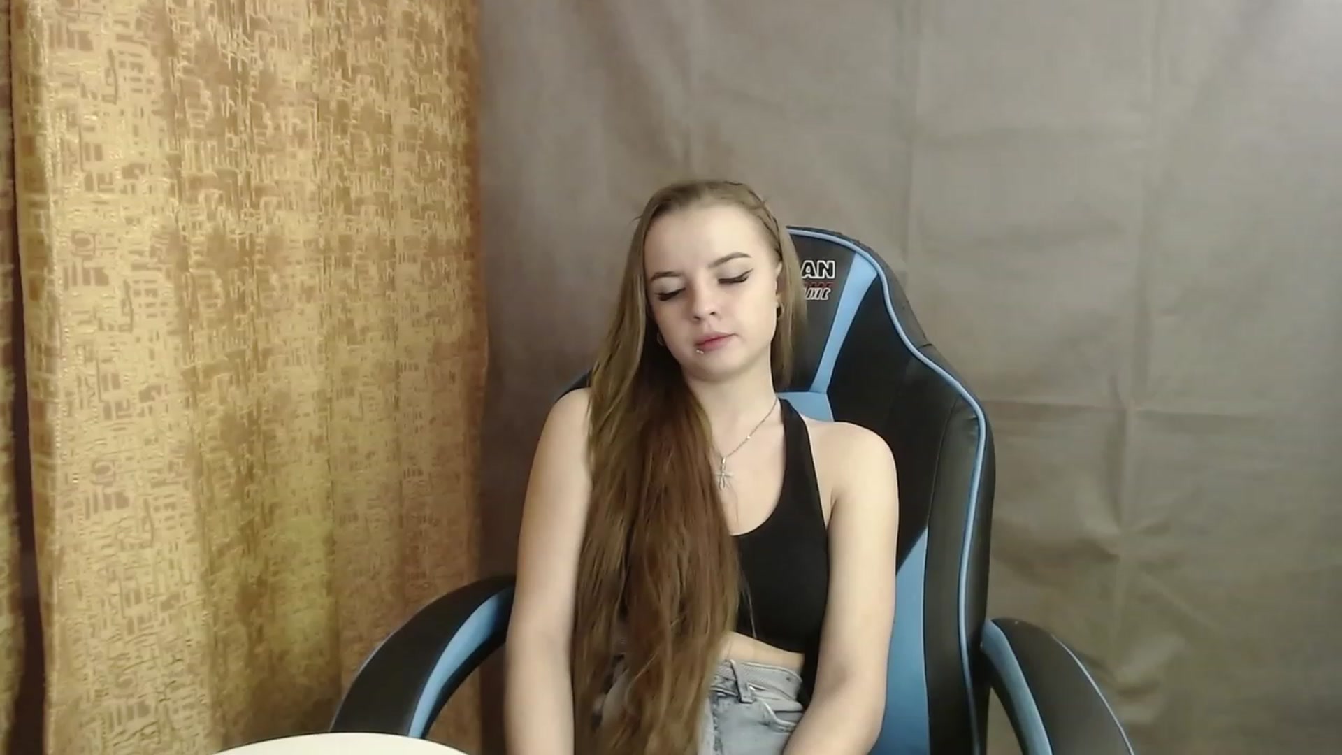 Gallery image thumbnail from Lio_noy's myfreecams stream on, 02/10/2023, 23:05 image 11 of 20