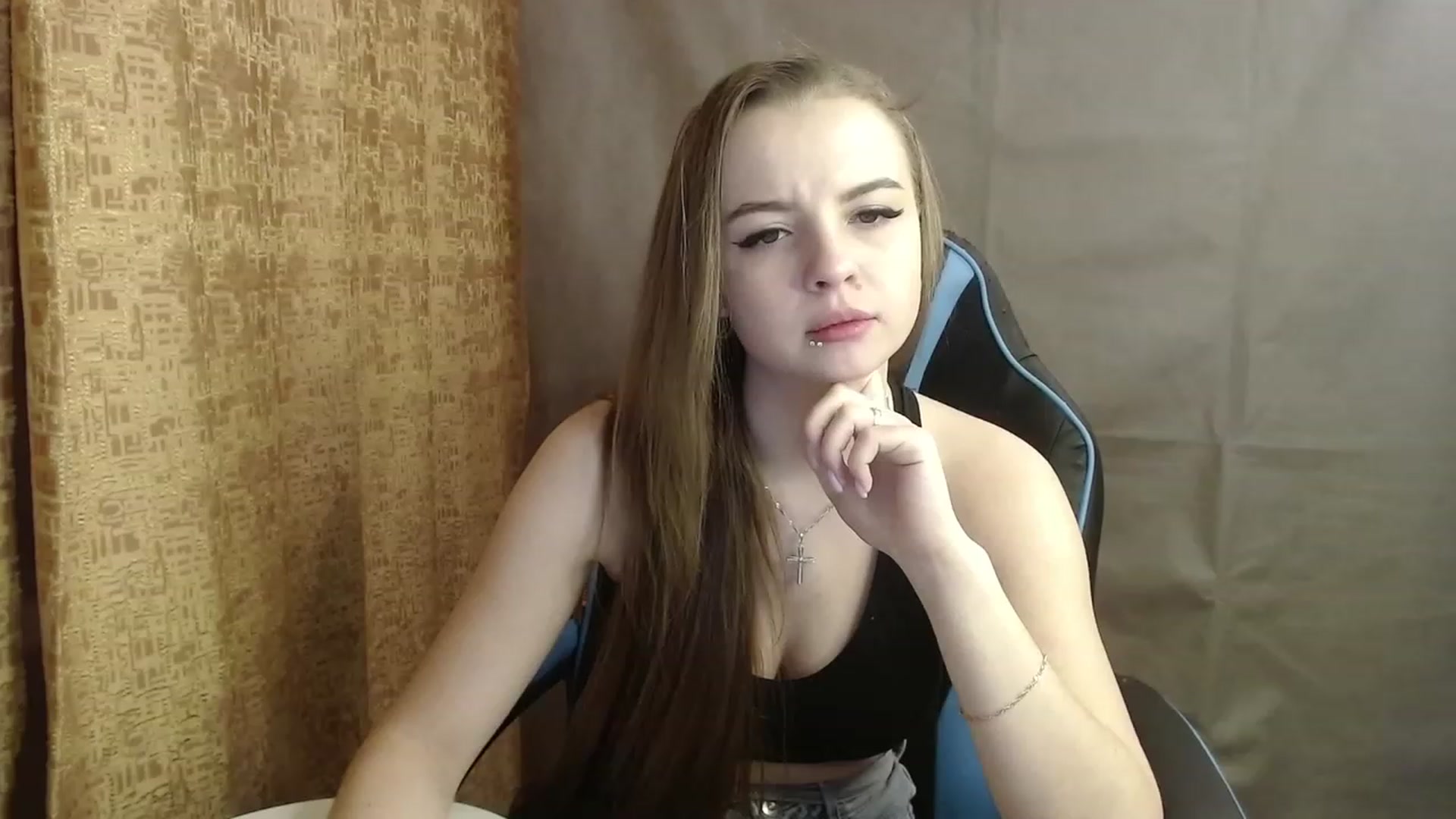 Gallery image thumbnail from Lio_noy's myfreecams stream on, 02/10/2023, 23:05 image 5 of 20