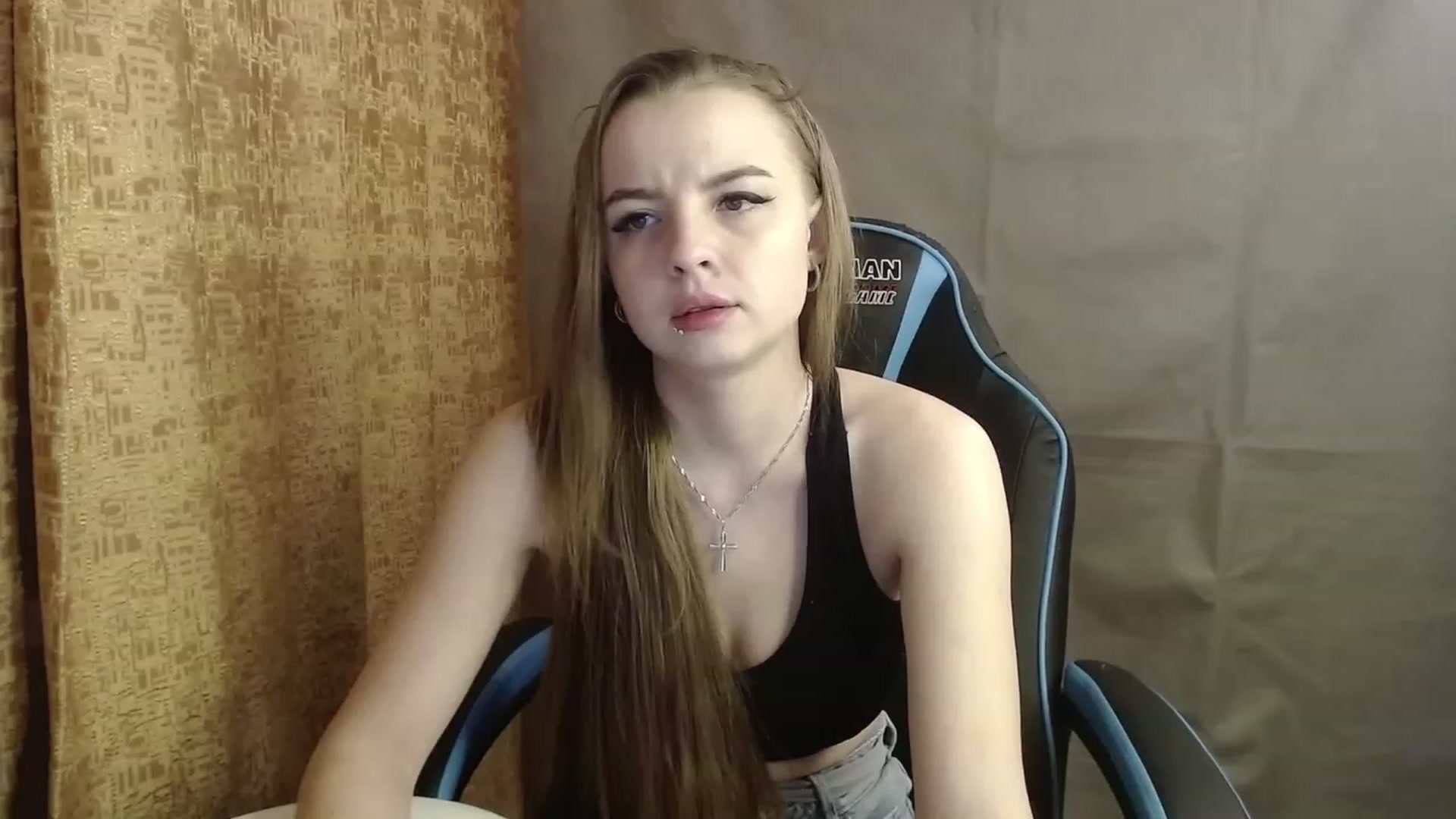 Gallery image thumbnail from Lio_noy's myfreecams stream on, 02/10/2023, 23:05 image 18 of 20