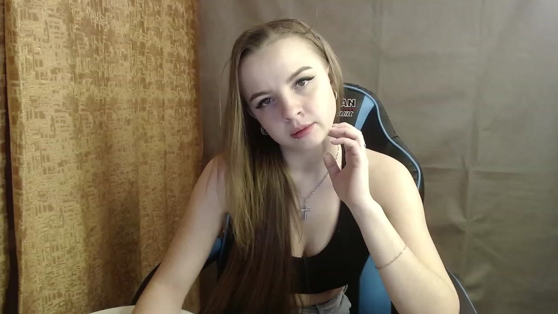 Gallery image thumbnail from Lio_noy's myfreecams stream on, 02/10/2023, 23:05 image 2 of 20