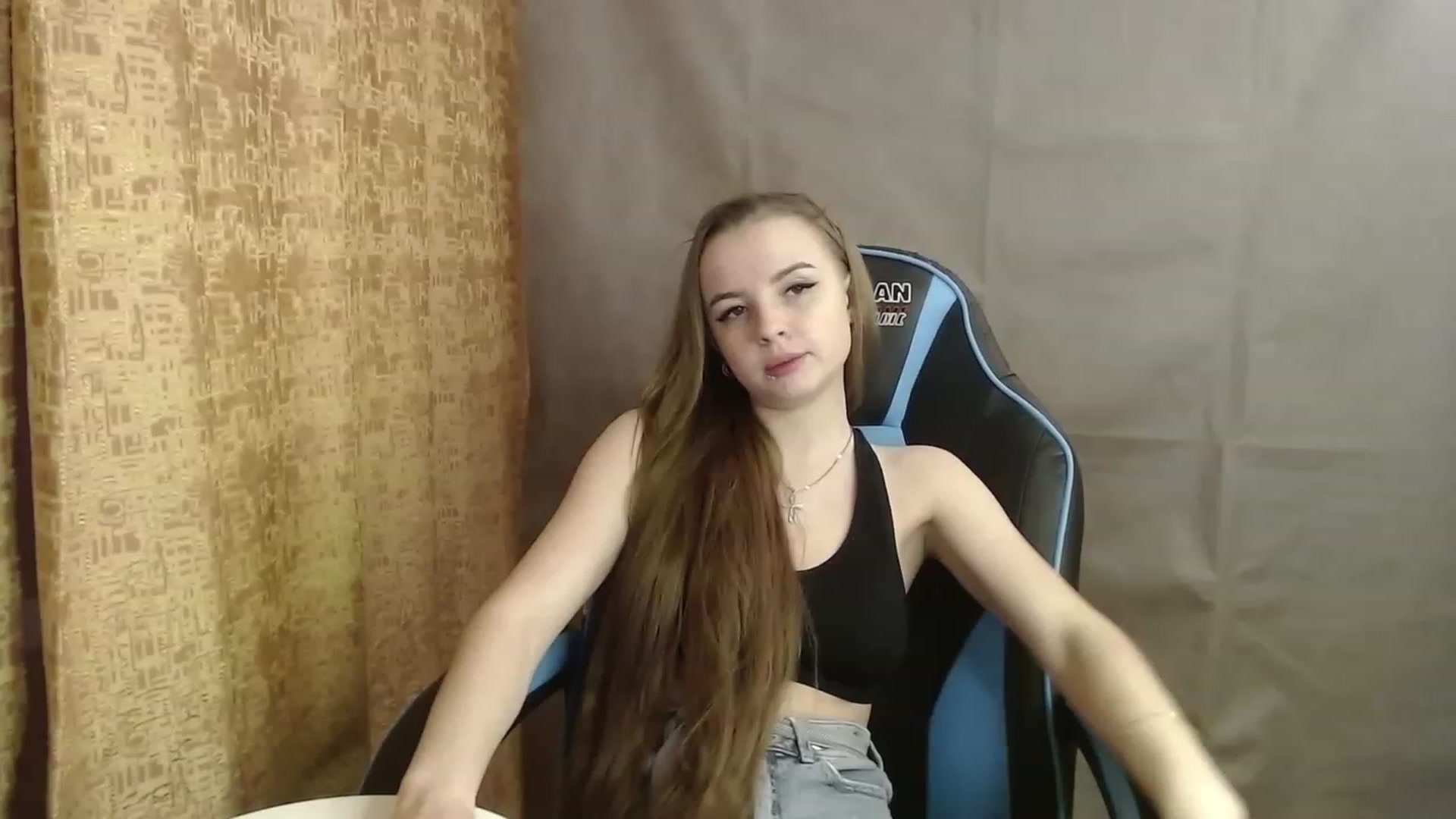 Gallery image thumbnail from Lio_noy's myfreecams stream on, 02/10/2023, 23:05 image 10 of 20