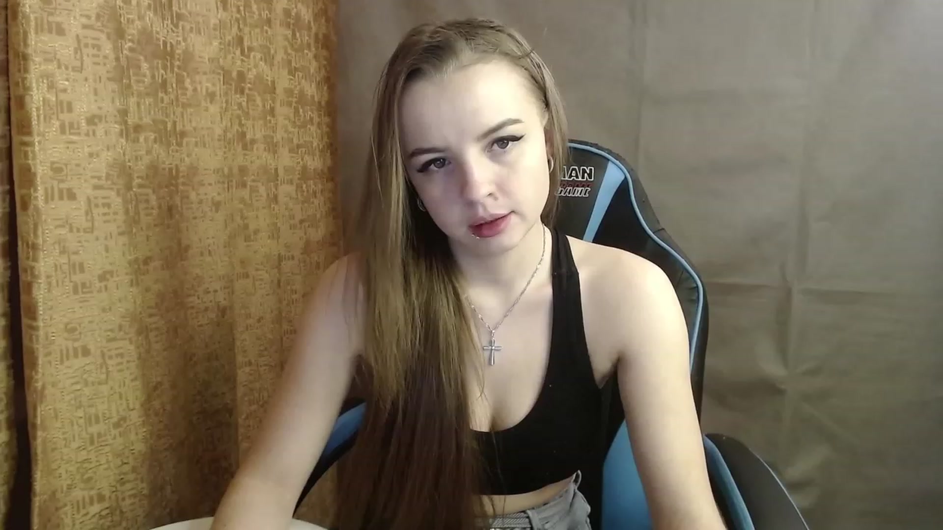 Gallery image thumbnail from Lio_noy's myfreecams stream on, 02/10/2023, 23:05 image 3 of 20