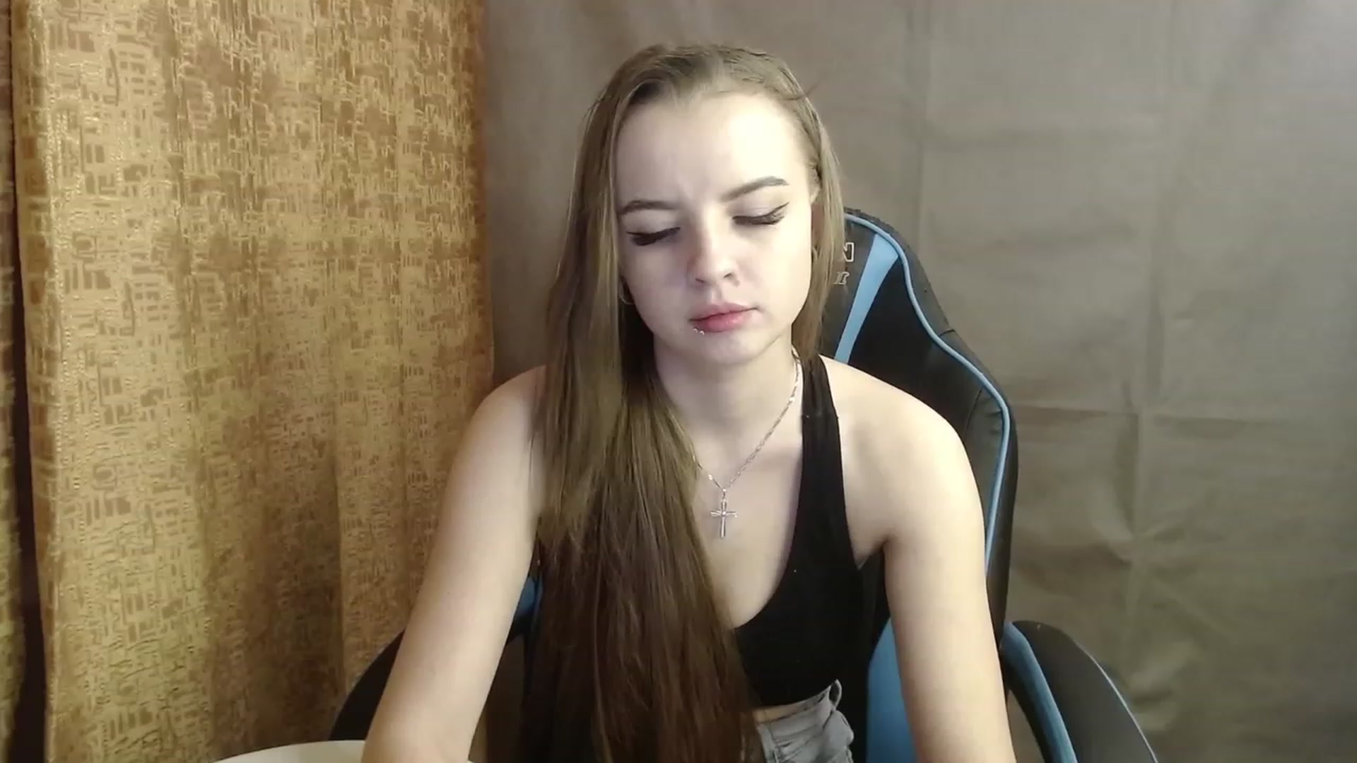 Gallery image thumbnail from Lio_noy's myfreecams stream on, 02/10/2023, 23:05 image 14 of 20