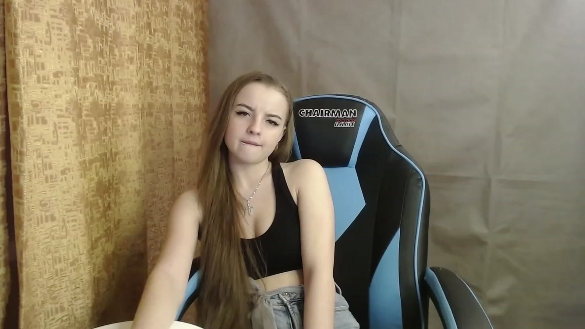 Gallery image thumbnail from Lio_noy's myfreecams stream on, 02/10/2023, 23:05 image 4 of 20