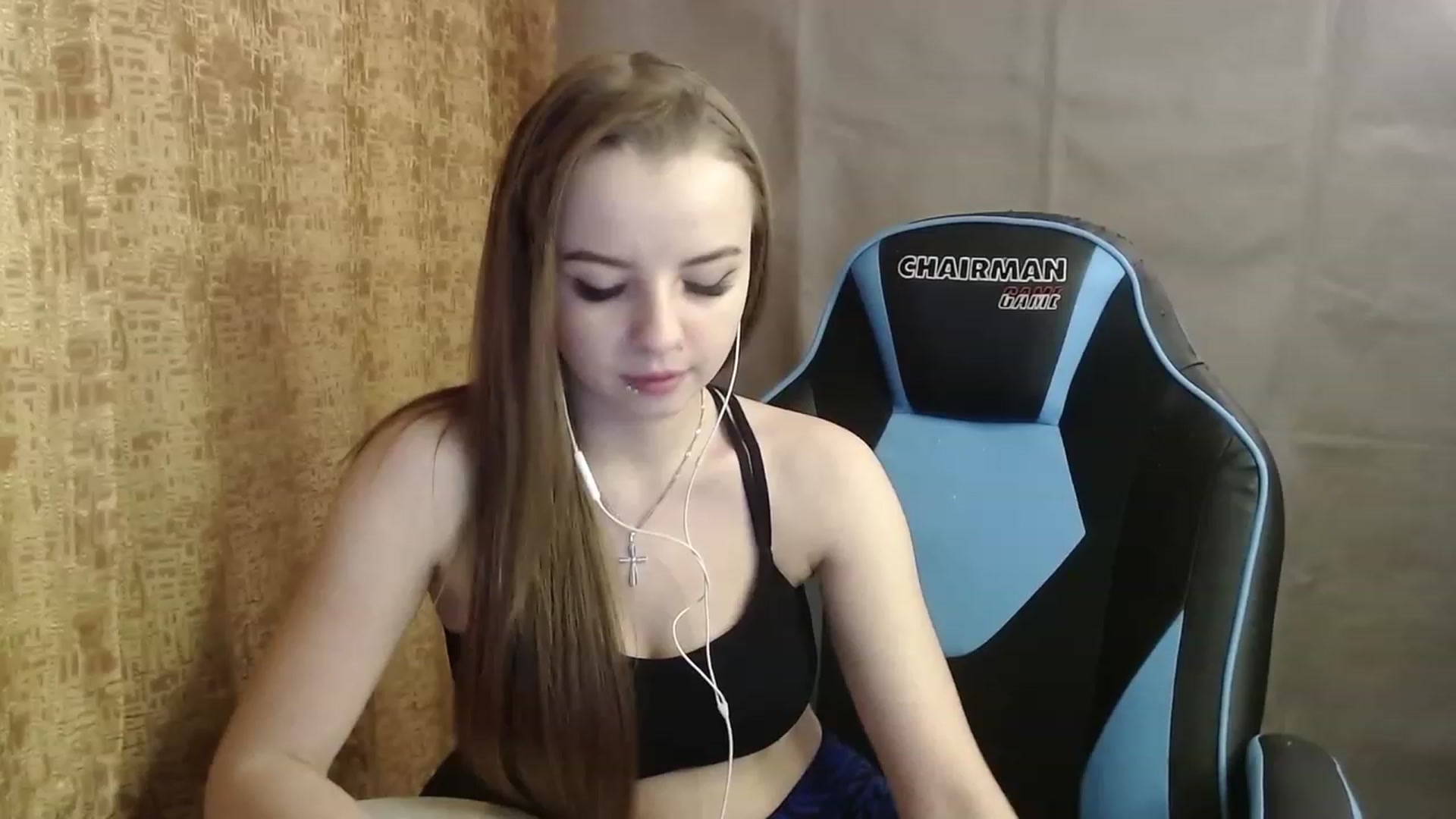 Gallery image thumbnail from Lio_noy's myfreecams stream on, 02/13/2023, 20:40 image 4 of 20