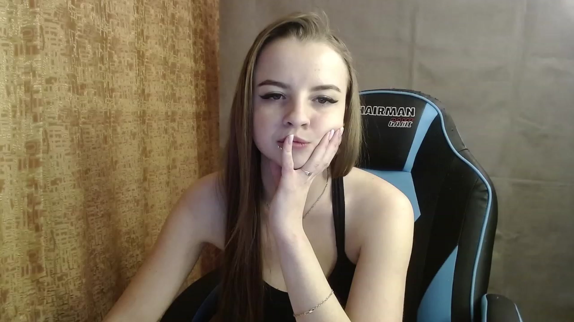 Gallery image thumbnail from Lio_noy's myfreecams stream on, 02/13/2023, 22:21 image 8 of 20