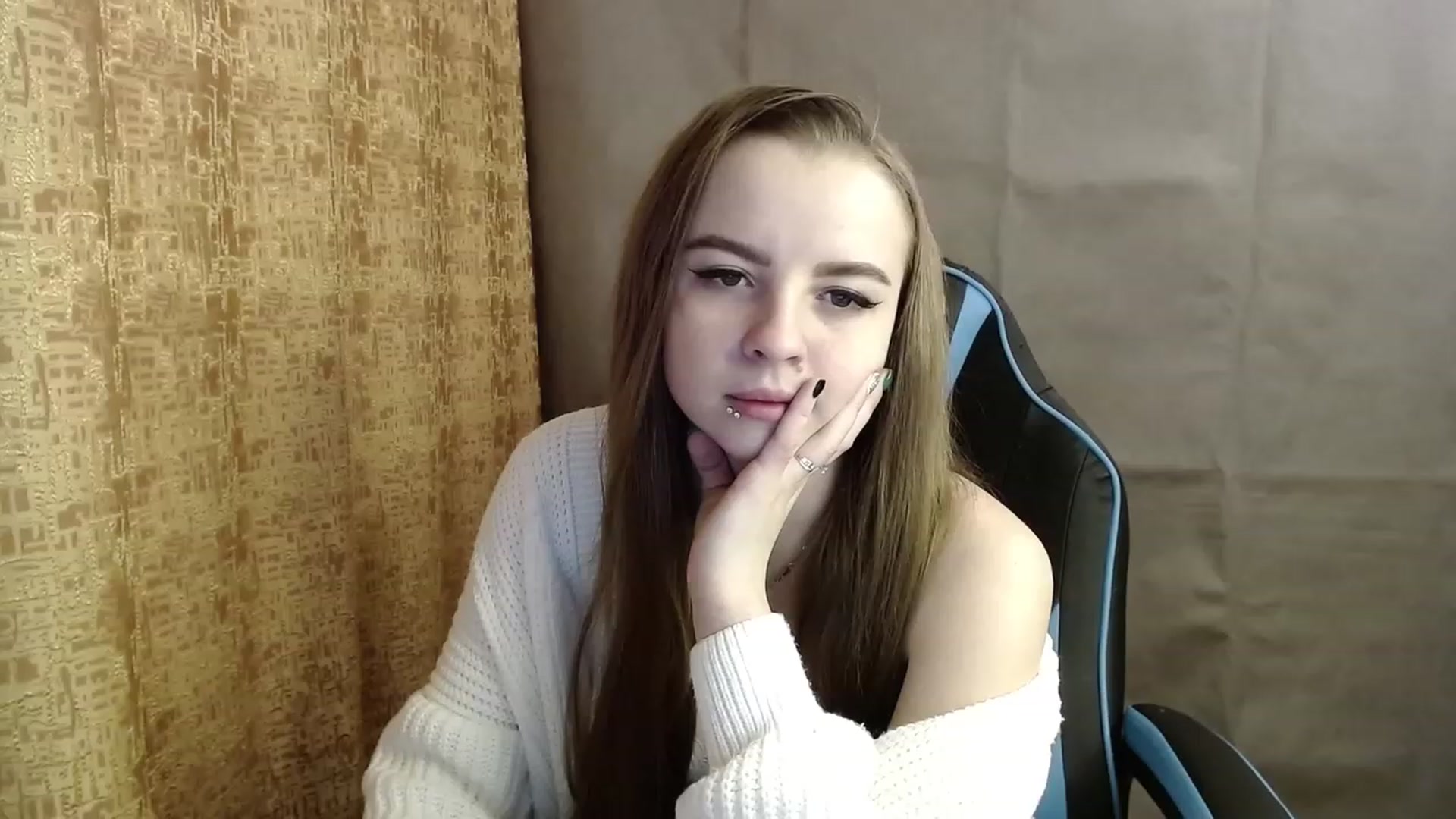Gallery image thumbnail from Lio_noy's myfreecams stream on, 03/11/2023, 17:27 image 13 of 20