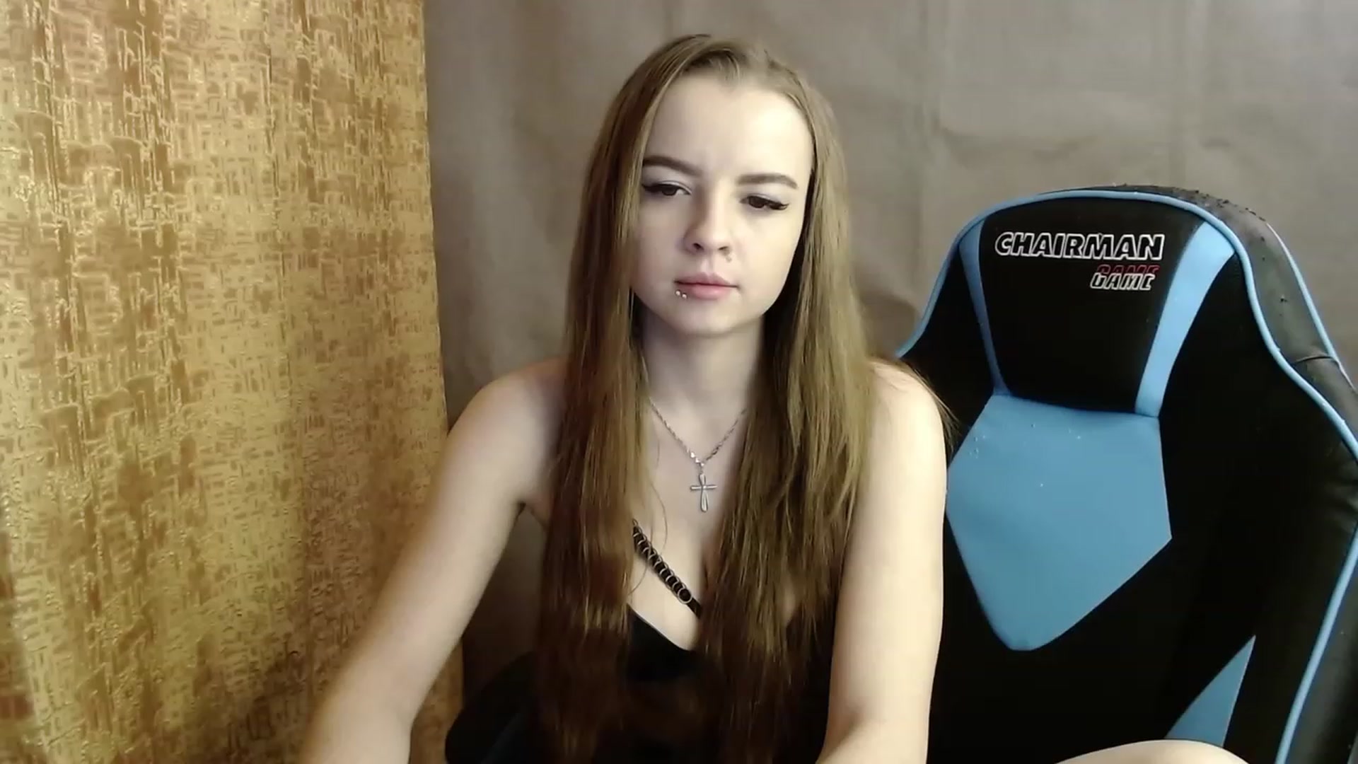 Gallery image thumbnail from Lio_noy's myfreecams stream on, 03/12/2023, 18:38 image 17 of 20