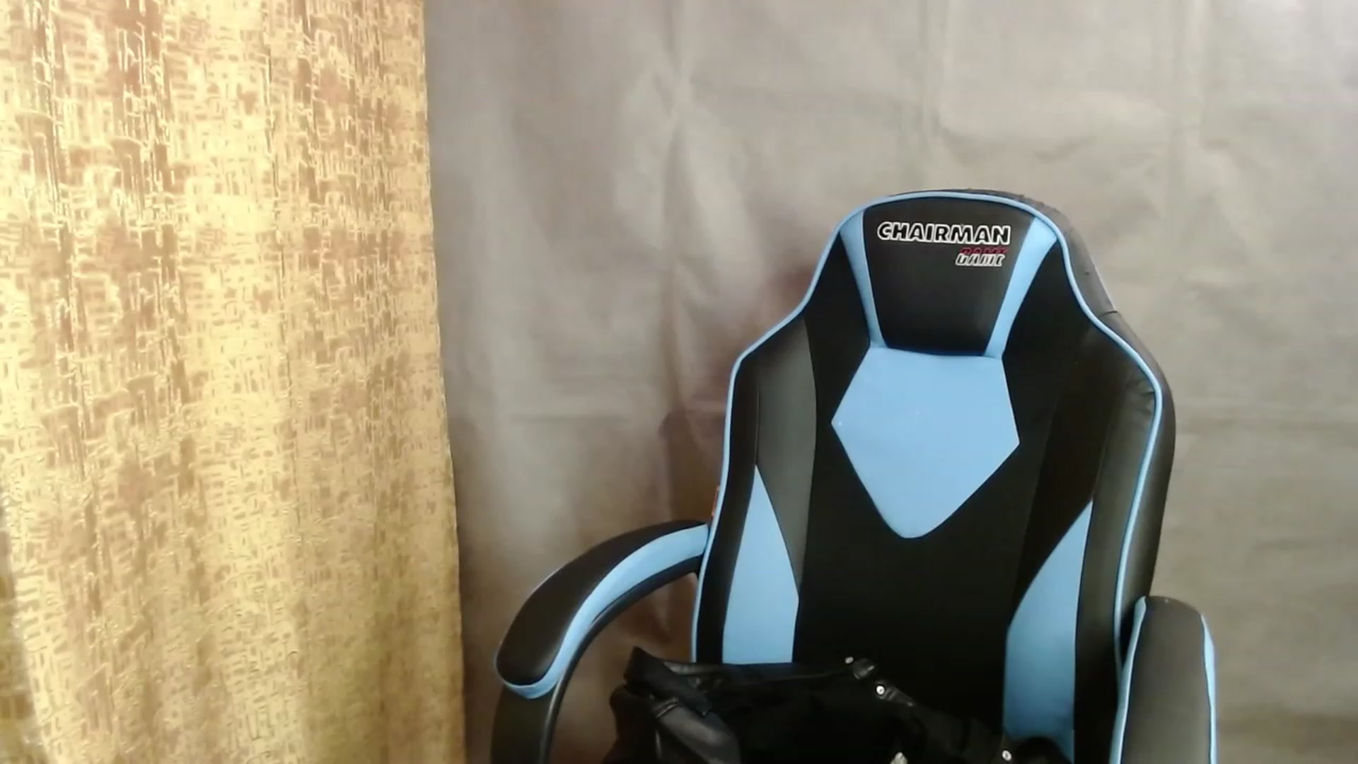 Gallery image thumbnail from Lio_noy's myfreecams stream on, 03/12/2023, 18:38 image 1 of 20