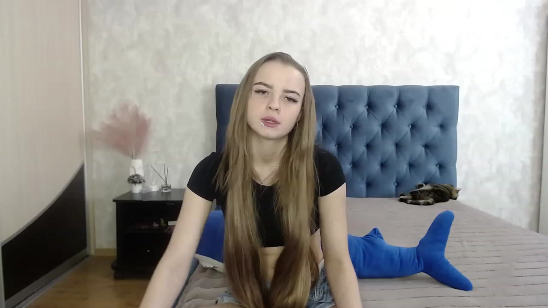 Gallery image thumbnail from Lio_noy's myfreecams stream on, 05/14/2023, 23:03 image 7 of 20
