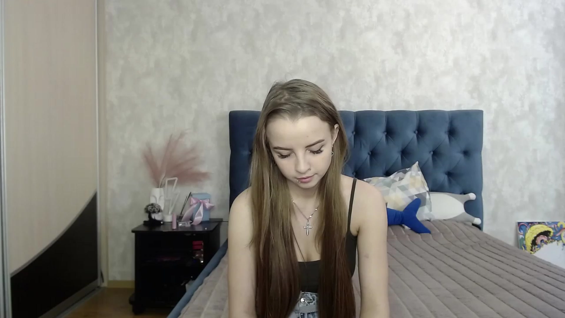 Gallery image thumbnail from Lio_noy's myfreecams stream on, 07/09/2023, 23:38 image 16 of 20