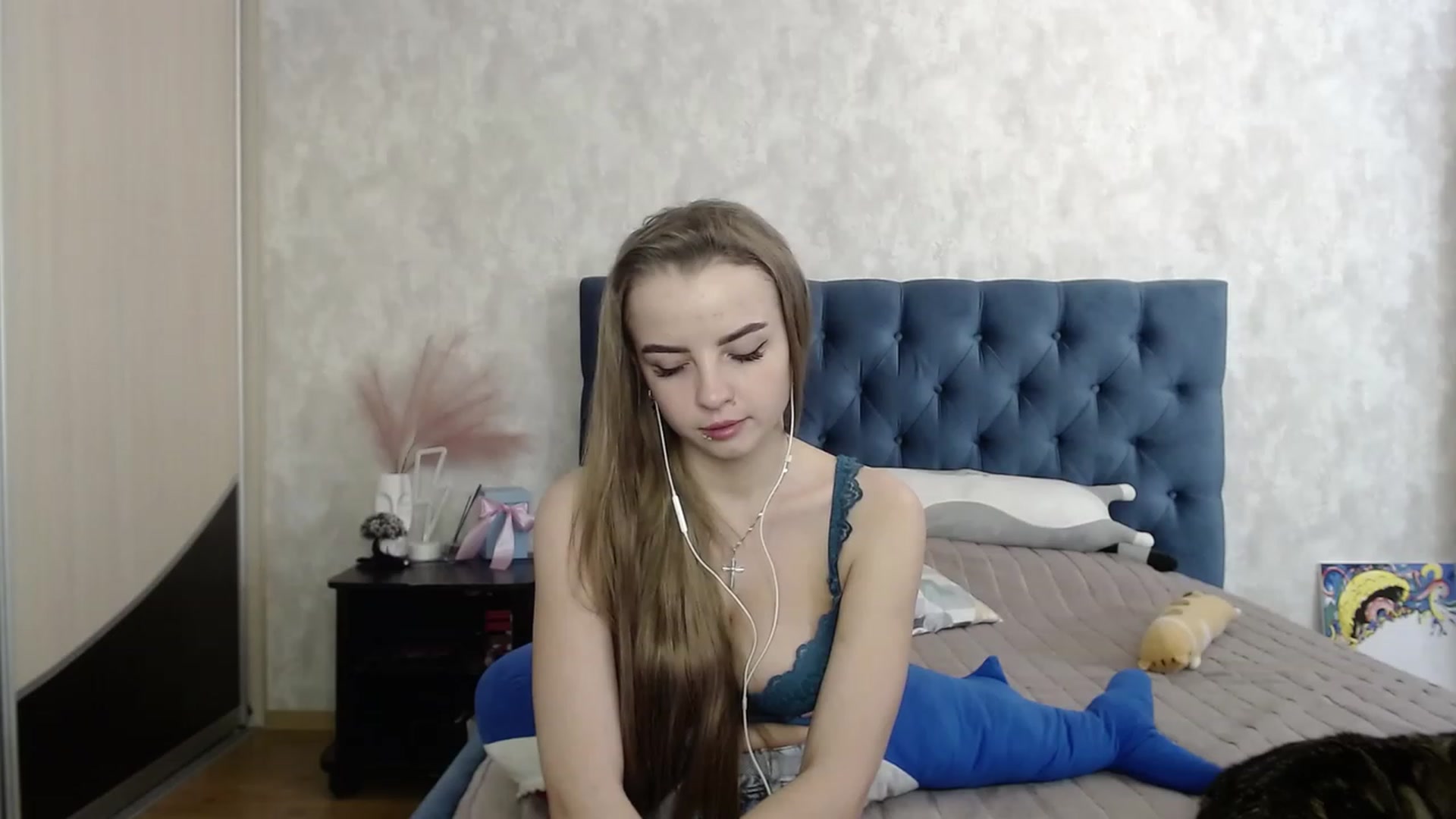 Gallery image thumbnail from Lio_noy's myfreecams stream on, 07/12/2023, 23:26 image 14 of 20