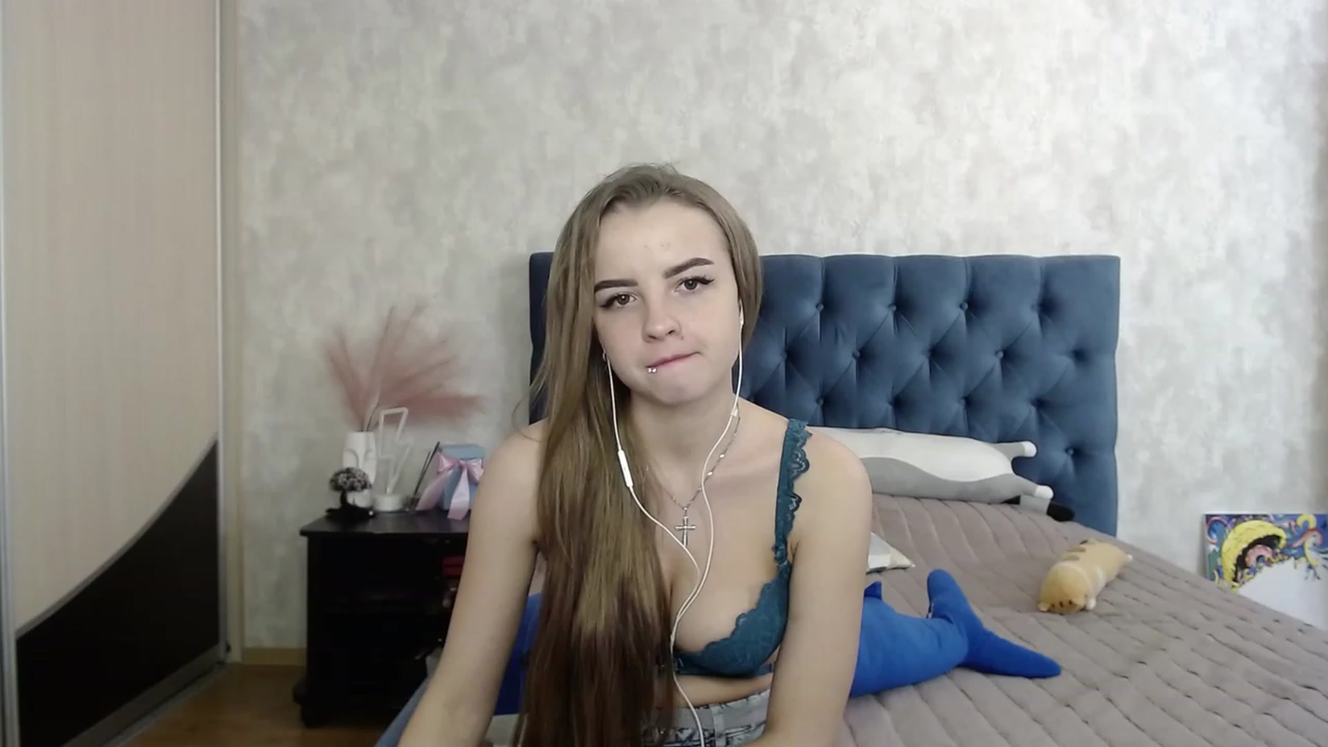 Gallery image thumbnail from Lio_noy's myfreecams stream on, 07/12/2023, 23:26 image 5 of 20