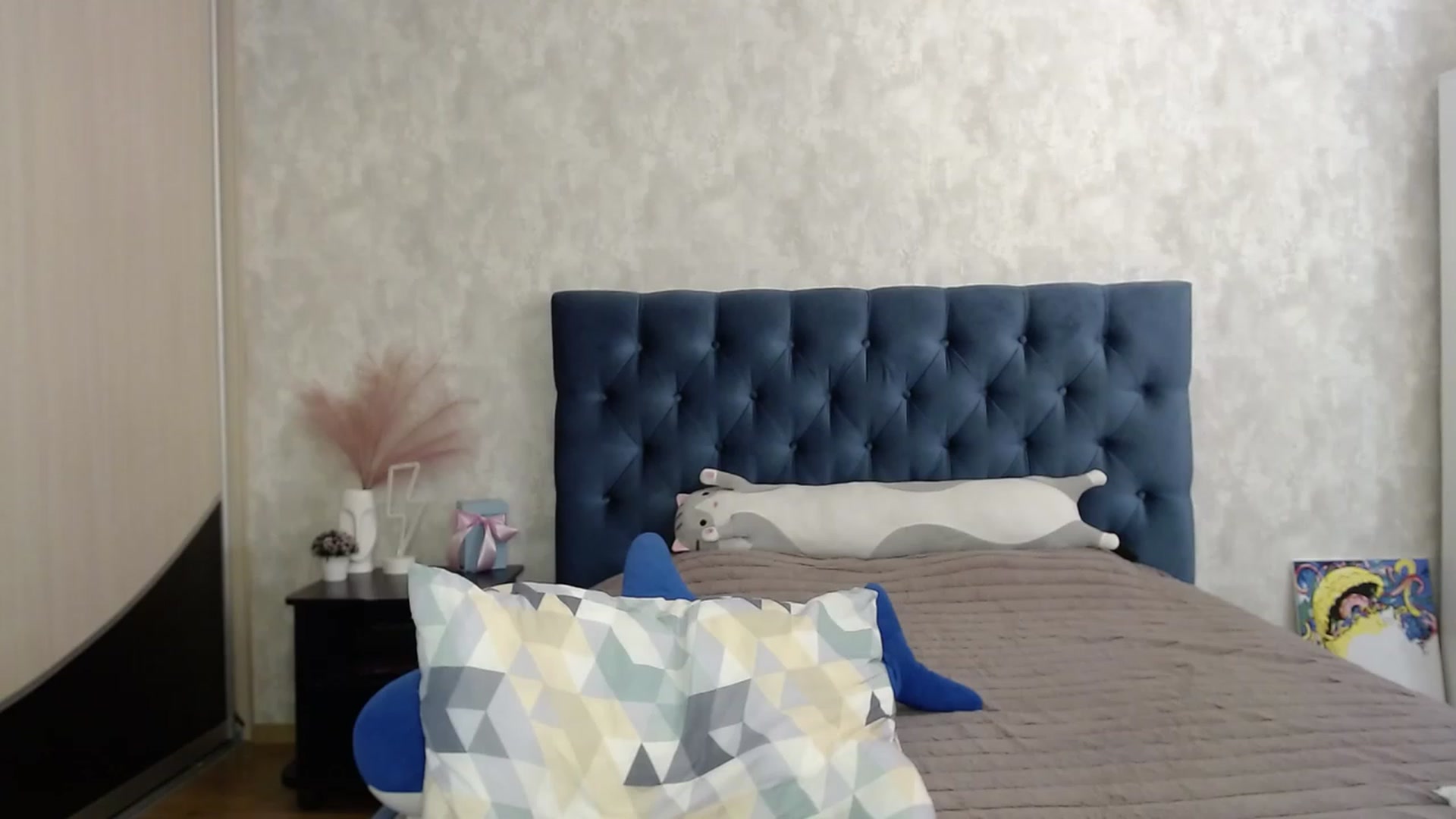 Gallery image thumbnail from Lio_noy's myfreecams stream on, 08/16/2023, 15:16 image 17 of 20