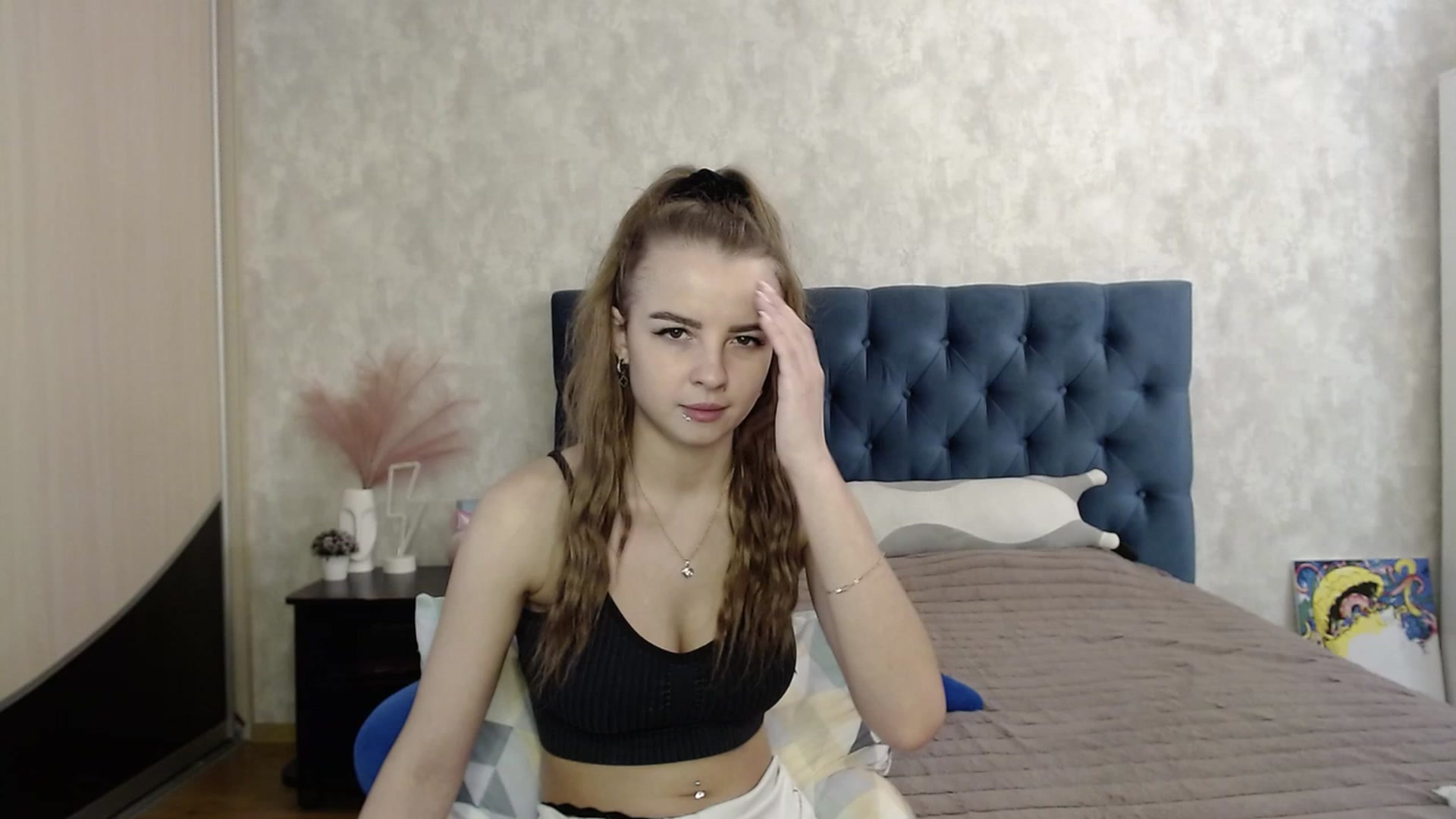 Gallery image thumbnail from Lio_noy's myfreecams stream on, 08/16/2023, 15:16 image 15 of 20