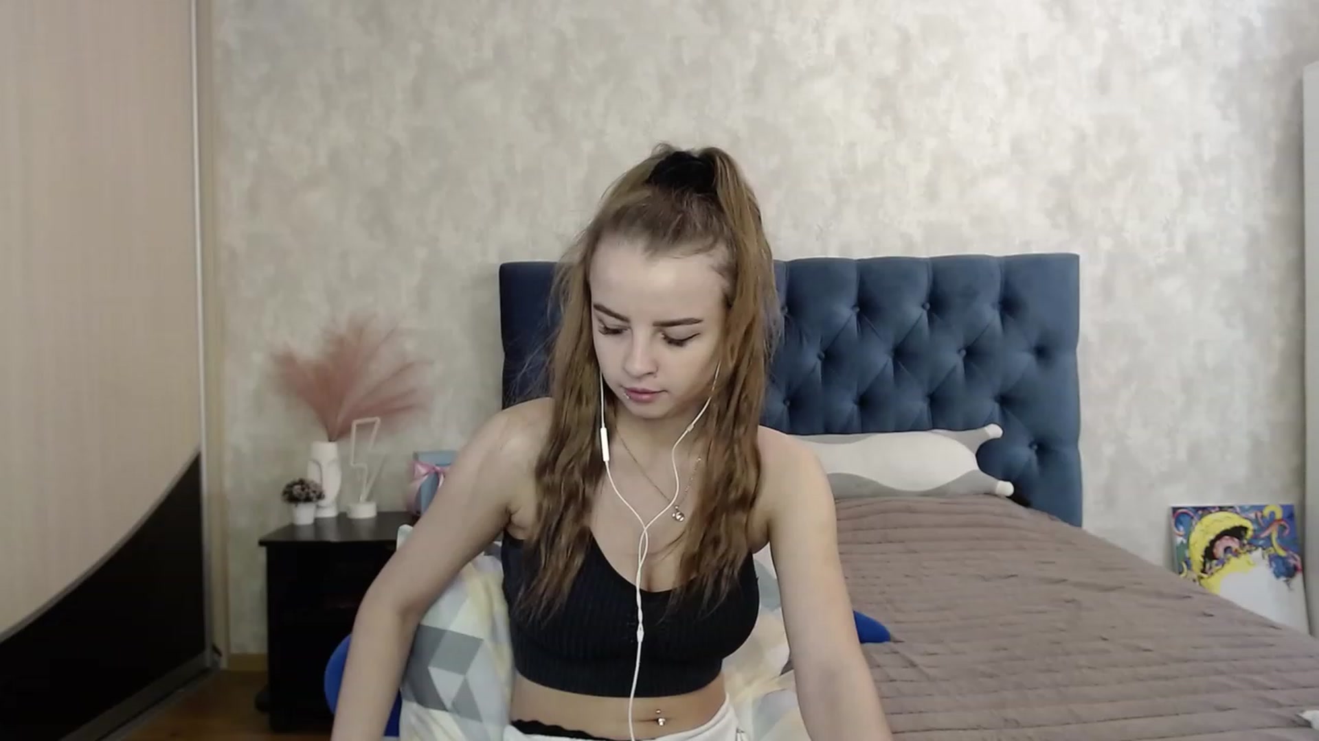 Gallery image thumbnail from Lio_noy's myfreecams stream on, 08/16/2023, 15:16 image 8 of 20