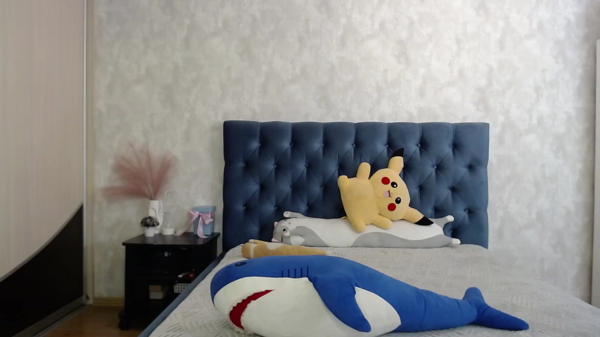 Gallery image thumbnail from Lio_noy's myfreecams stream on, 09/13/2023, 22:20 image 7 of 20
