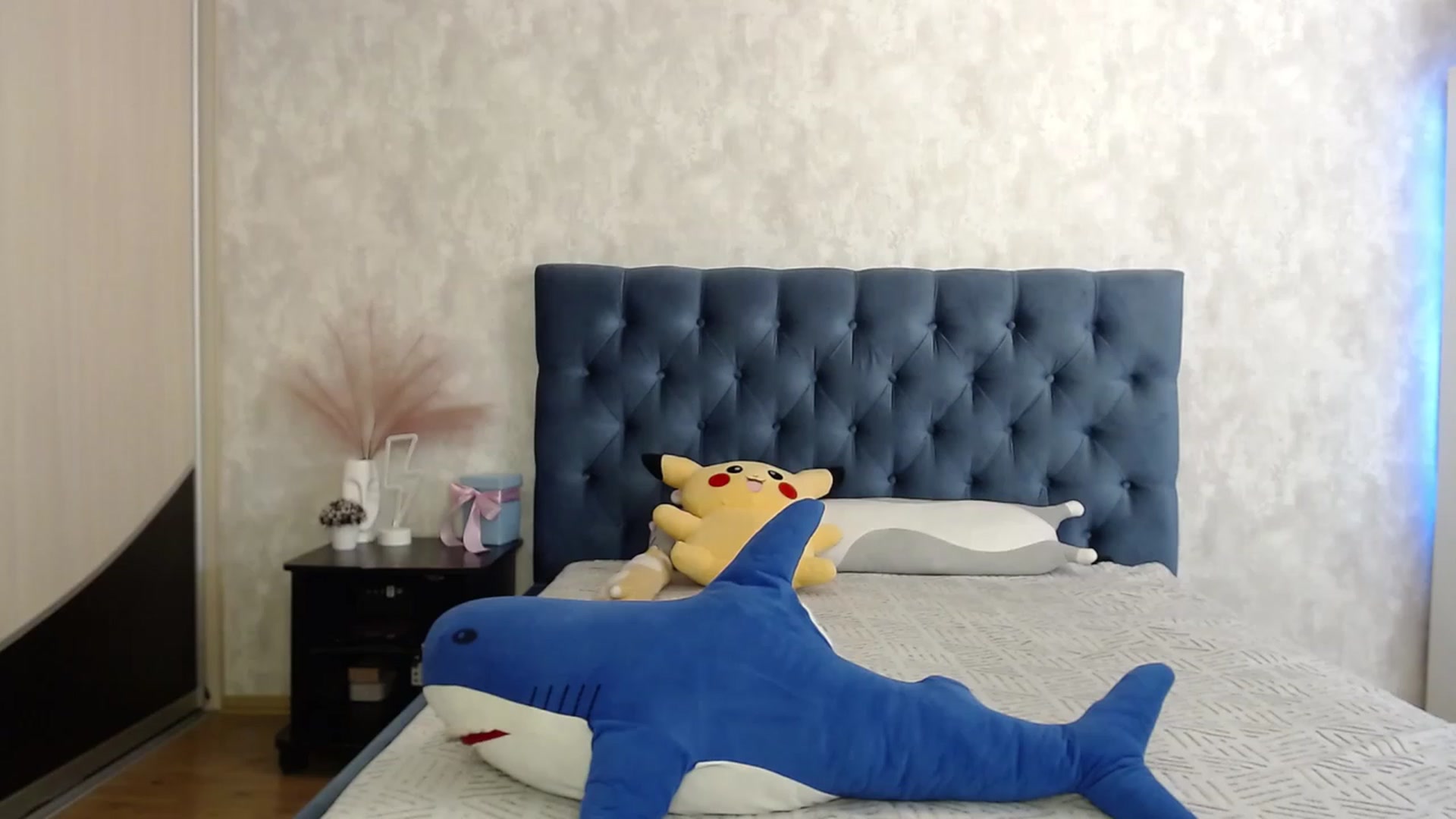 Gallery image thumbnail from Lio_noy's myfreecams stream on, 09/15/2023, 15:13 image 10 of 20