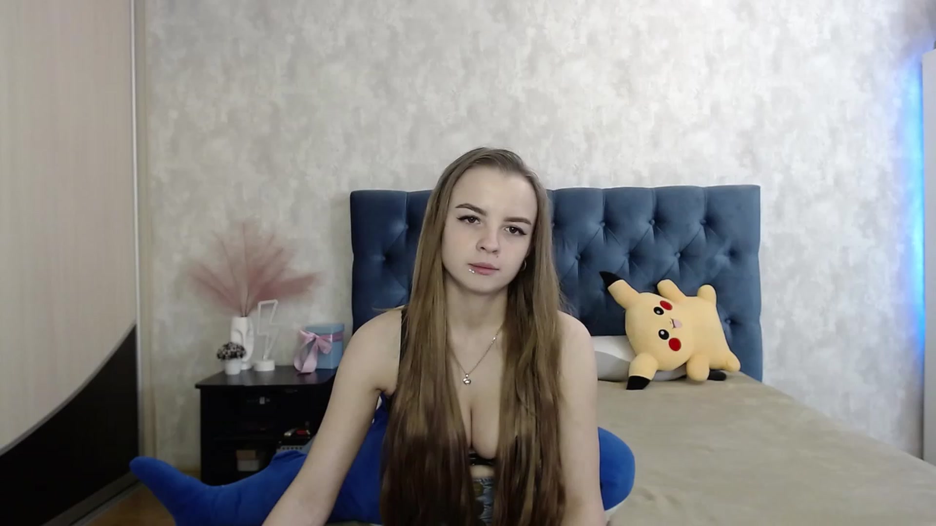 Gallery image thumbnail from Lio_noy's myfreecams stream on, 09/17/2023, 21:37 image 14 of 20