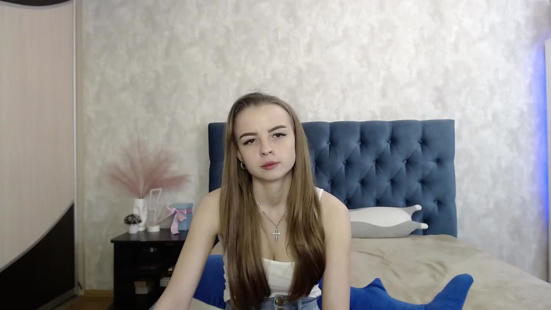 Gallery image thumbnail from Lio_noy's myfreecams stream on, 09/29/2023, 24:10 image 16 of 20