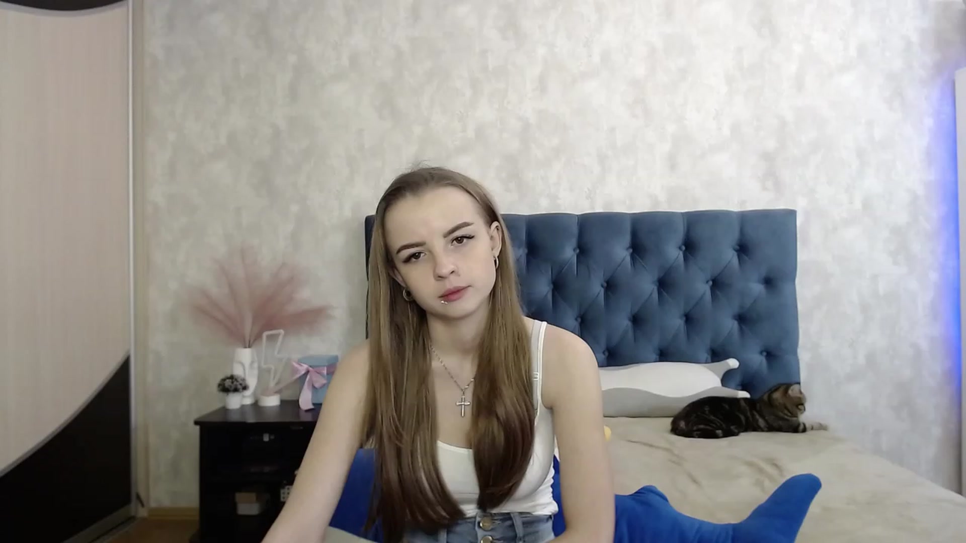 Gallery image thumbnail from Lio_noy's myfreecams stream on, 09/29/2023, 24:10 image 7 of 20