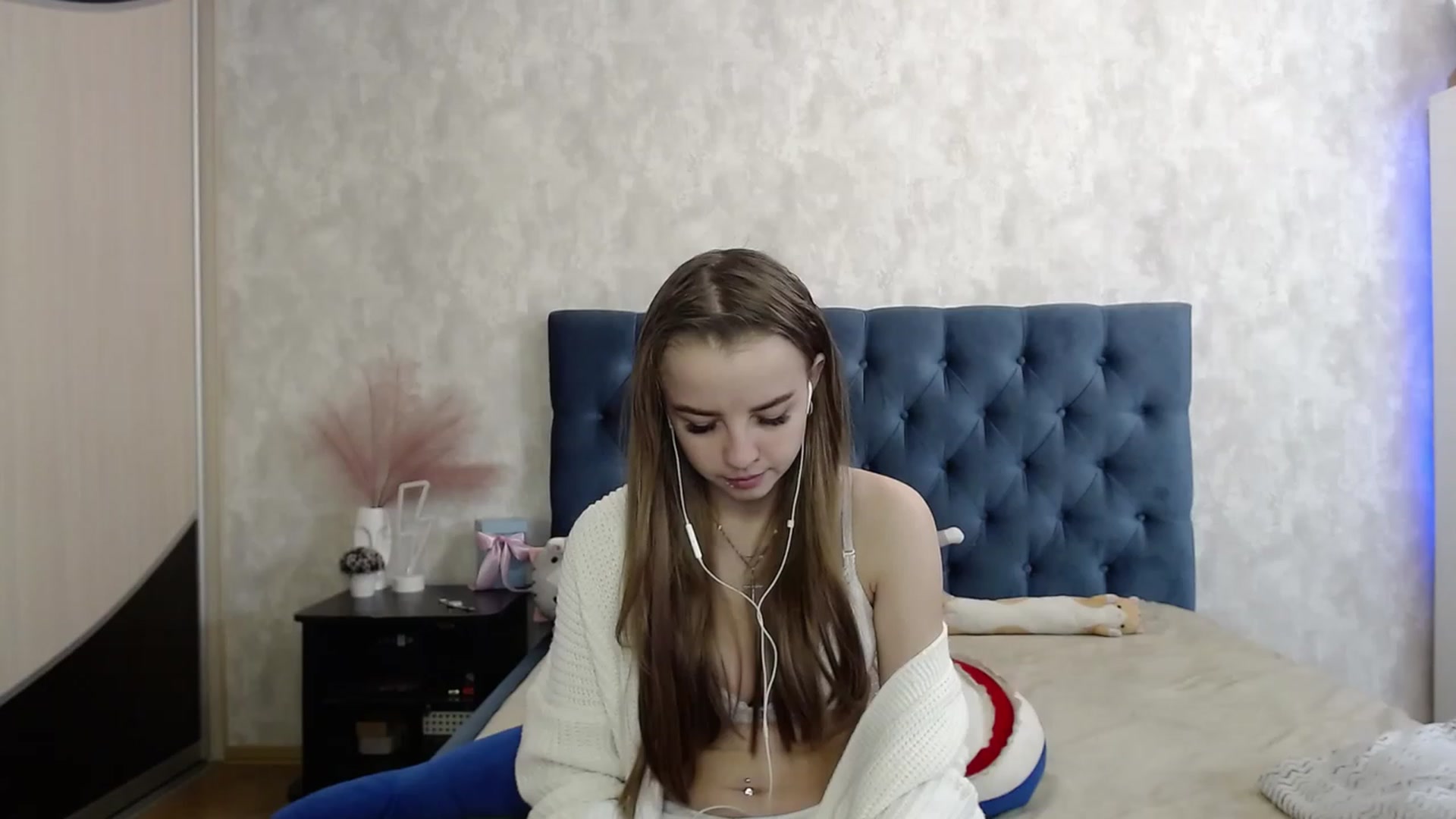 Gallery image thumbnail from Lio_noy's myfreecams stream on, 10/05/2023, 22:13 image 4 of 20